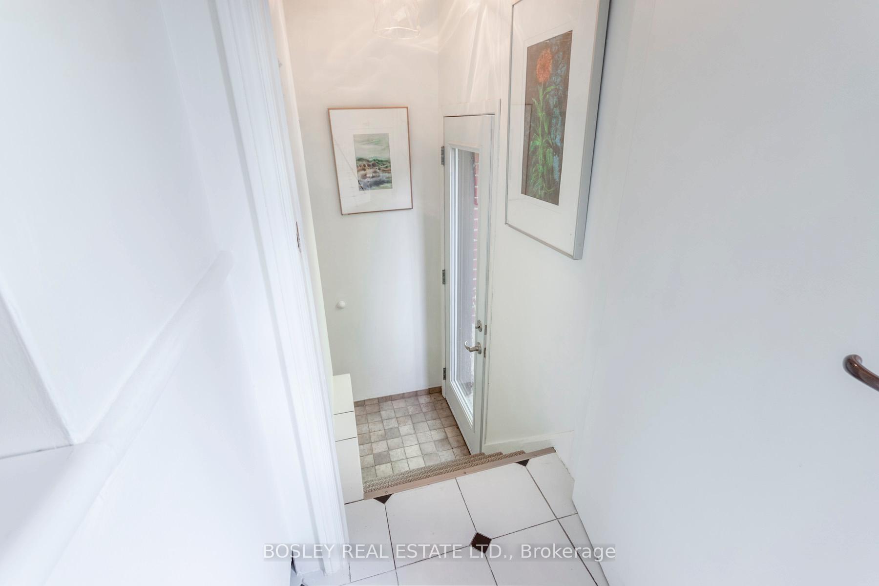 Photo 25 of 22 Martin Crescent, Toronto, Mount Pleasant East — HOMEH