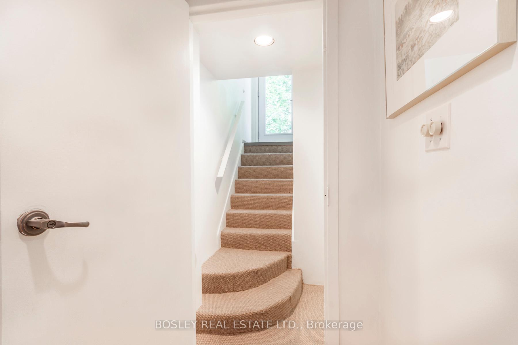 Photo 26 of 22 Martin Crescent, Toronto, Mount Pleasant East — HOMEH