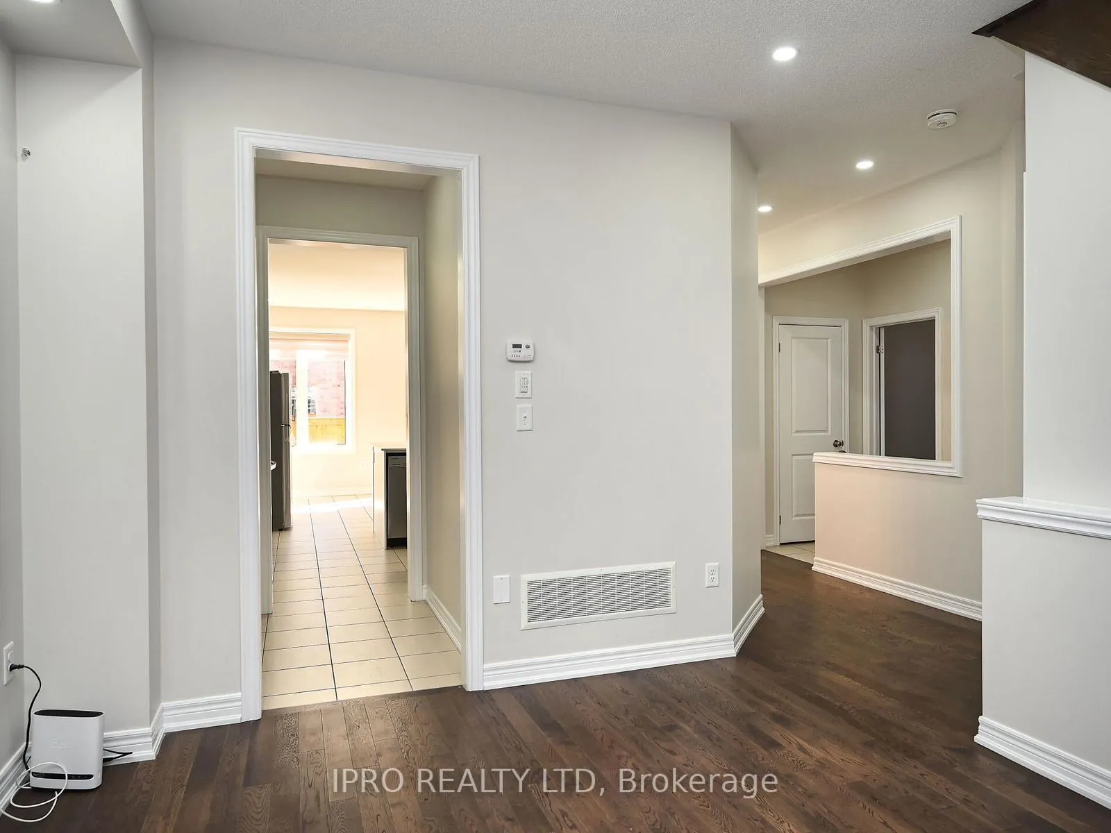 Photo 6 of 29 Junior Road, Brampton, Northwest Brampton — HOMEH