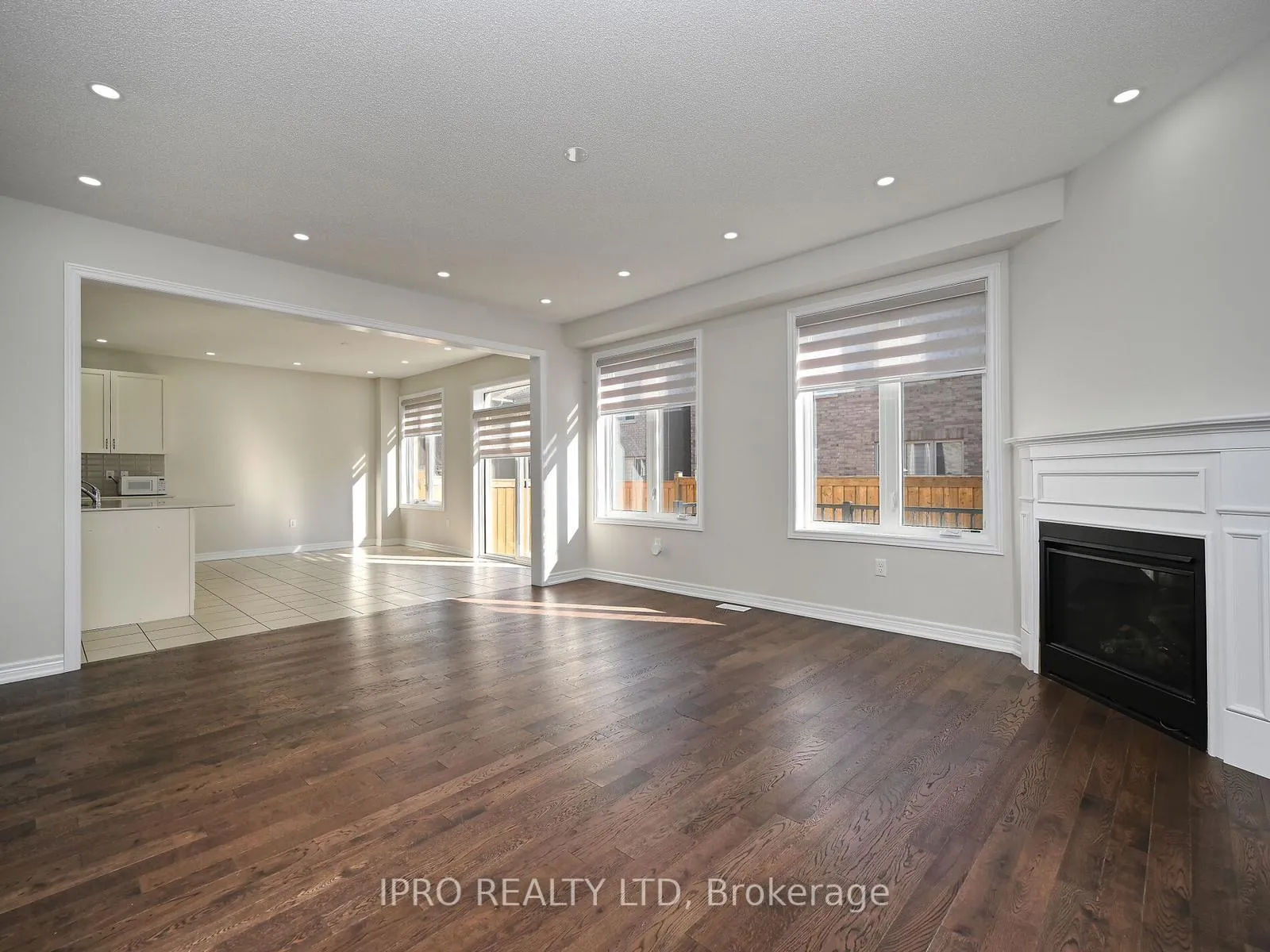 Photo 10 of 29 Junior Road, Brampton, Northwest Brampton — HOMEH