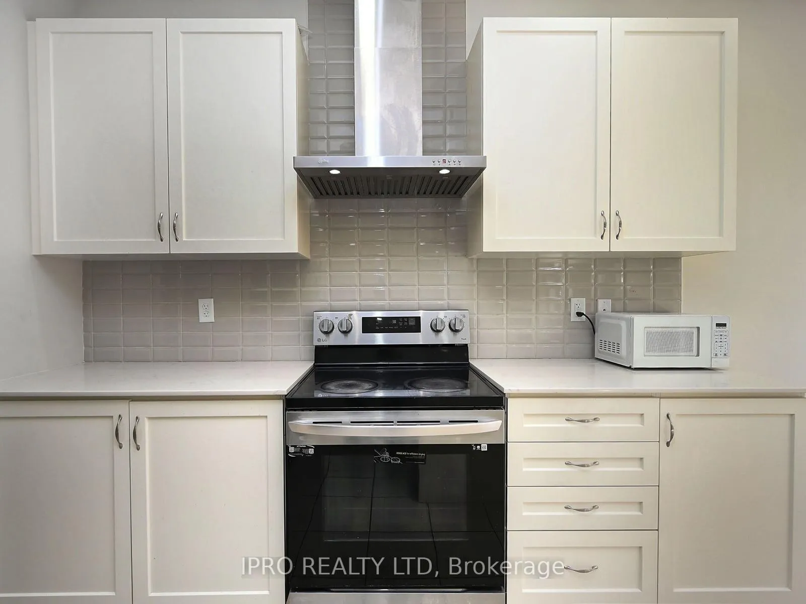 Photo 15 of 29 Junior Road, Brampton, Northwest Brampton — HOMEH