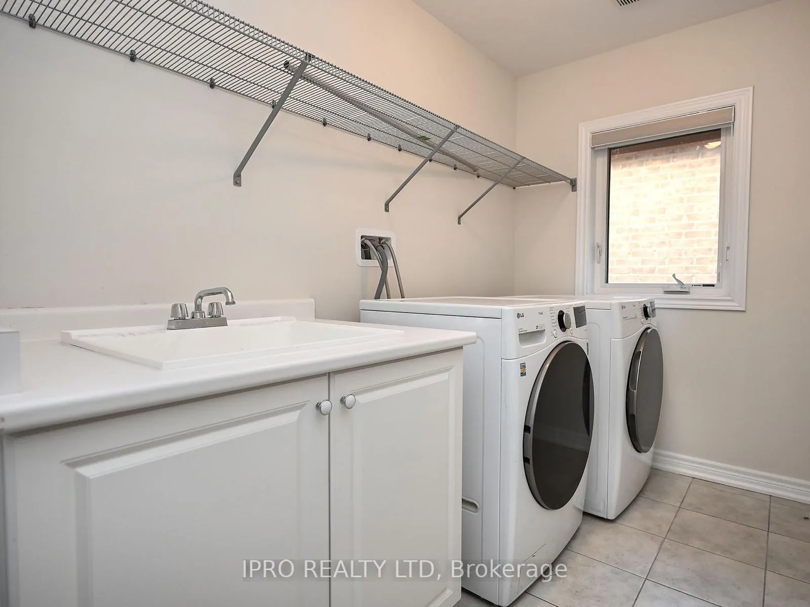 Photo 24 of 29 Junior Road, Brampton, Northwest Brampton — HOMEH