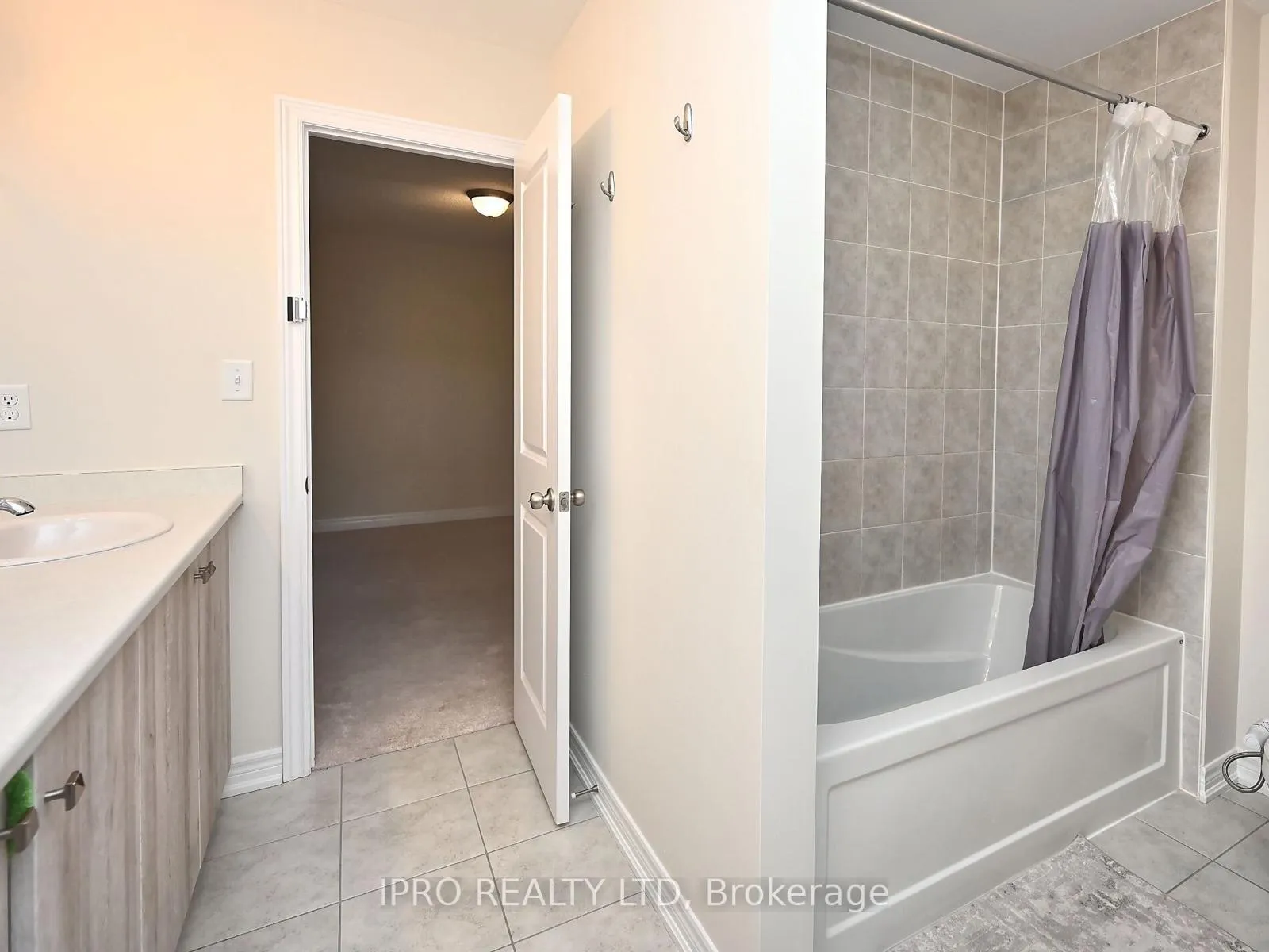 Photo 26 of 29 Junior Road, Brampton, Northwest Brampton — HOMEH