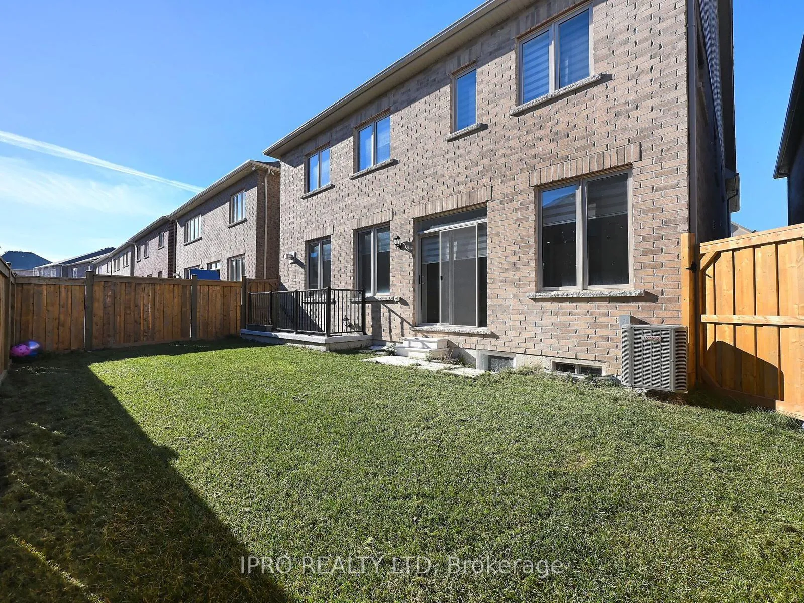 Photo 39 of 29 Junior Road, Brampton, Northwest Brampton — HOMEH