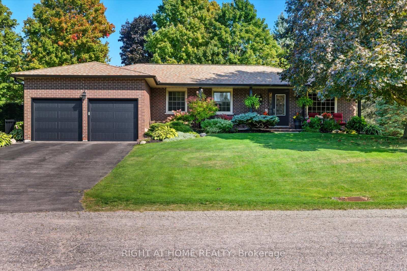 Photo 3 of 620 Alma Street, Scugog, Port Perry — HOMEH