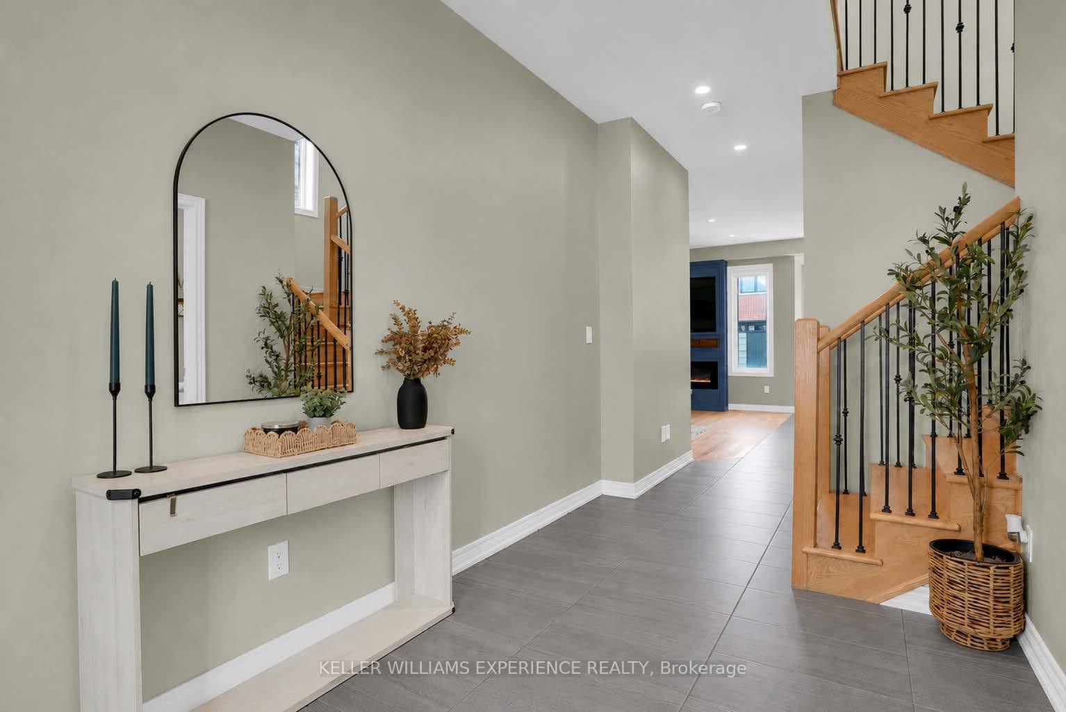 Photo 5 of 1329 Davis Loop, Innisfil, Lefroy — HOMEH