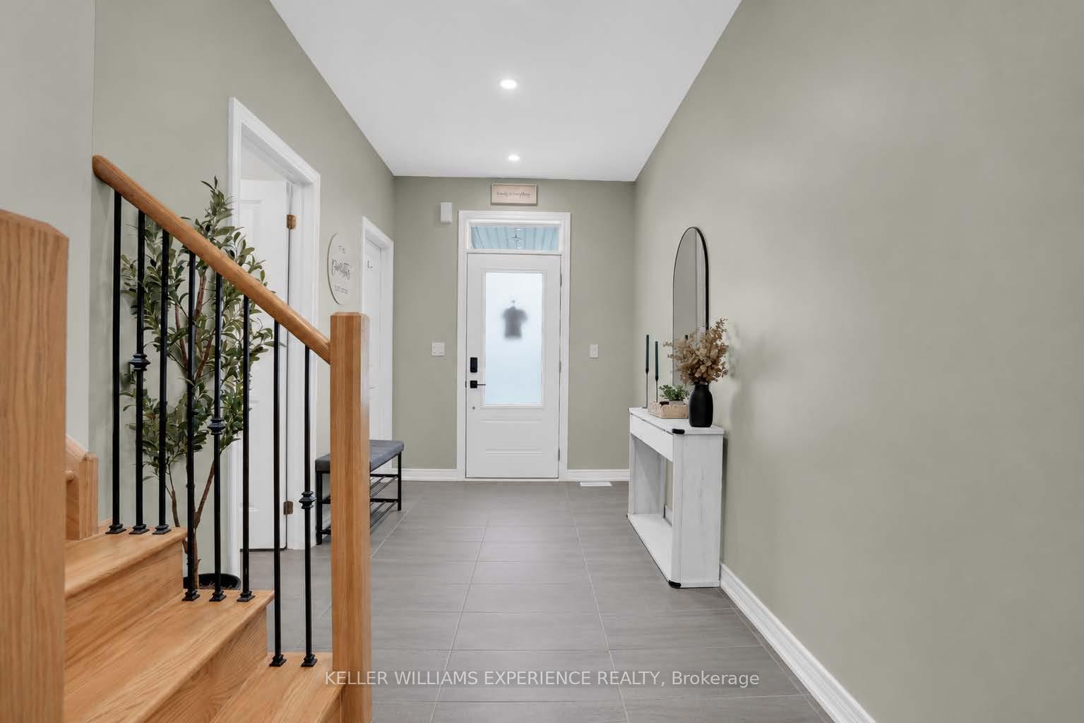 Photo 6 of 1329 Davis Loop, Innisfil, Lefroy — HOMEH