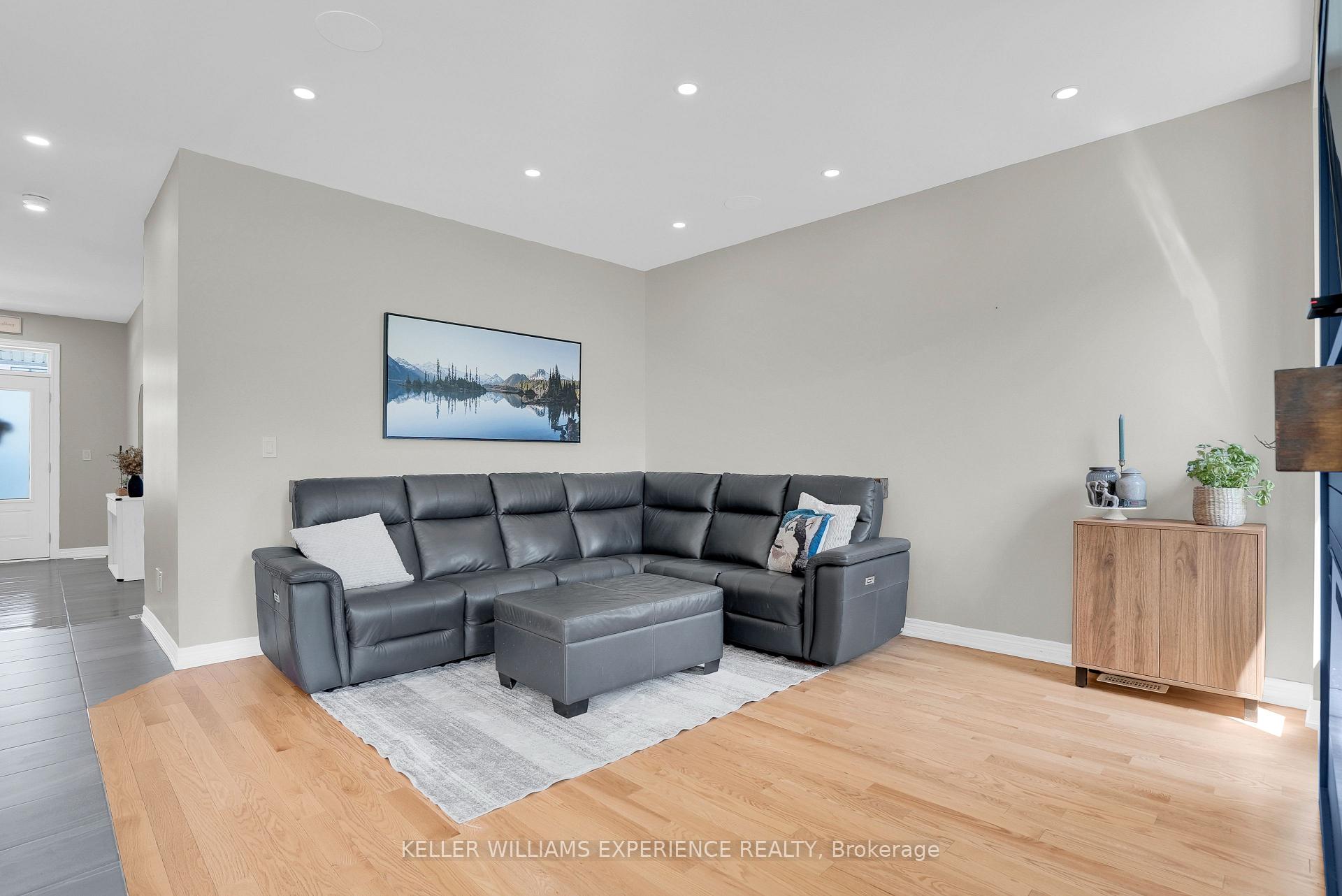 Photo 10 of 1329 Davis Loop, Innisfil, Lefroy — HOMEH