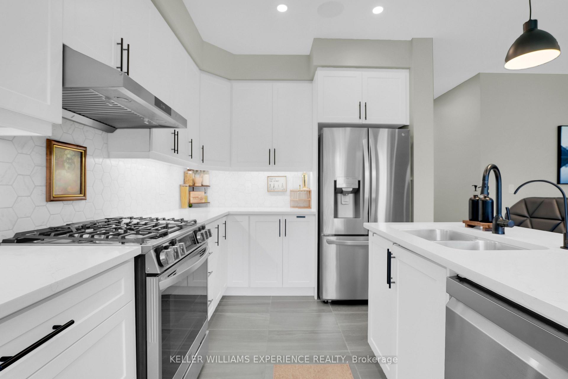 Photo 14 of 1329 Davis Loop, Innisfil, Lefroy — HOMEH