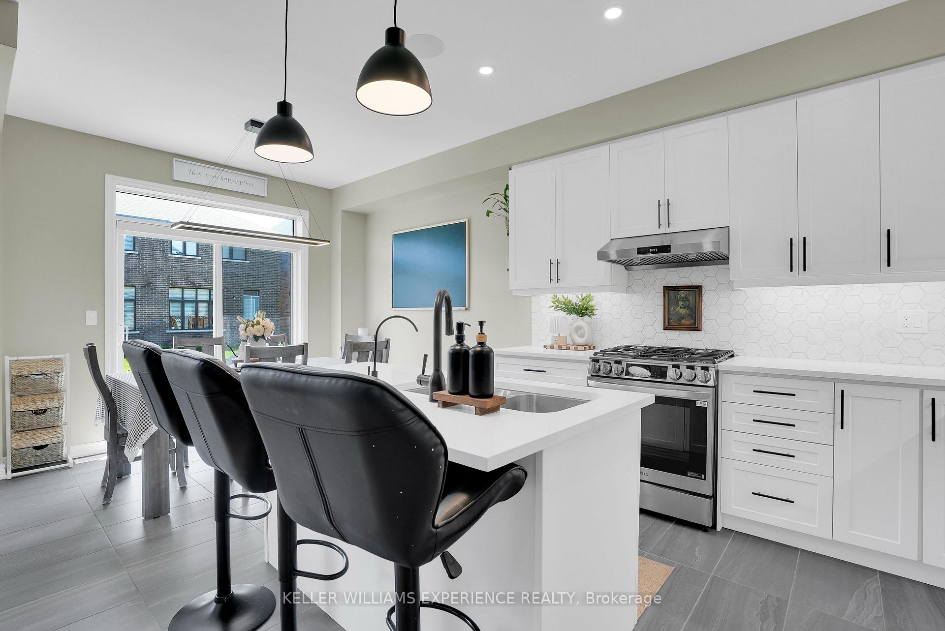 Photo 17 of 1329 Davis Loop, Innisfil, Lefroy — HOMEH