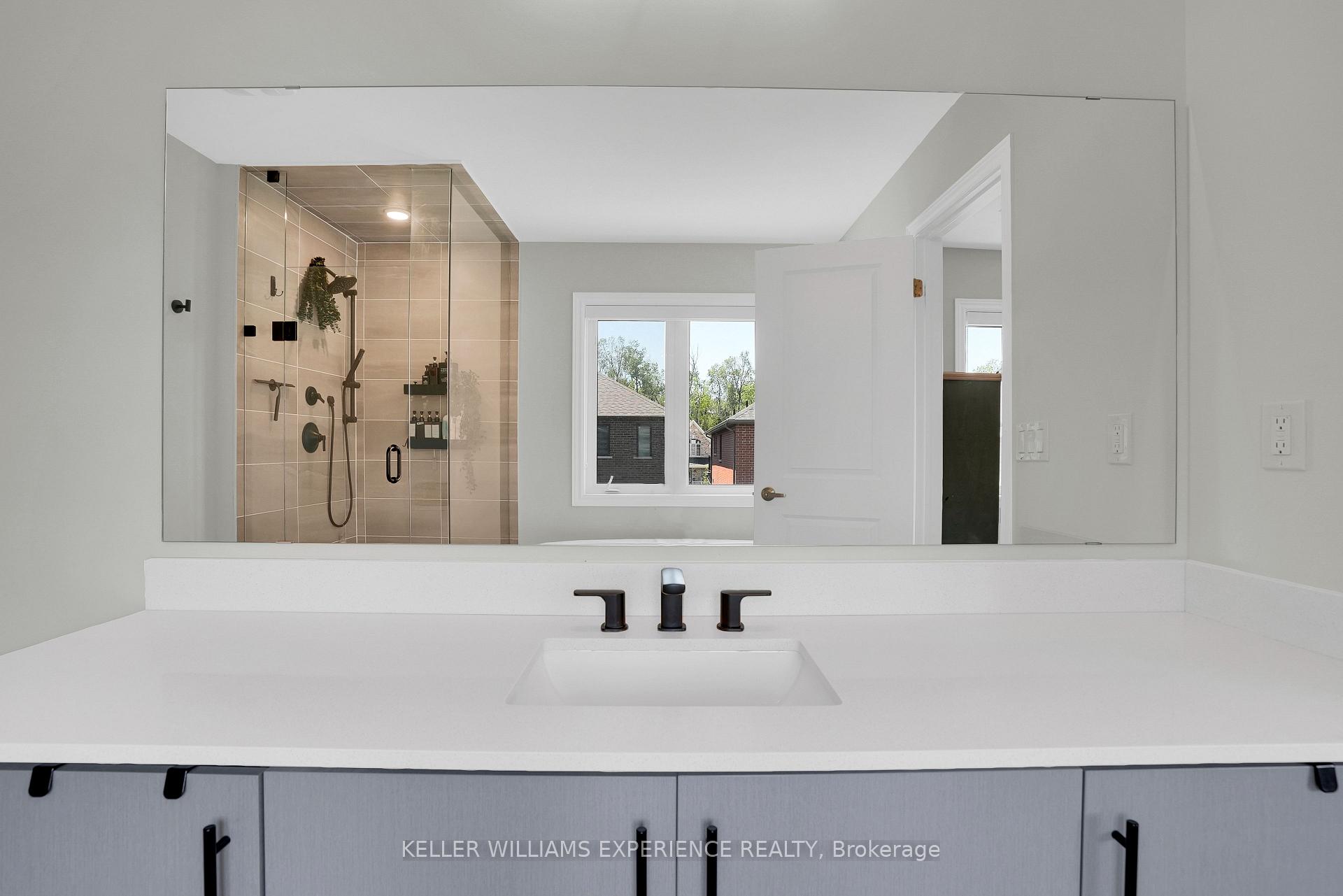 Photo 20 of 1329 Davis Loop, Innisfil, Lefroy — HOMEH