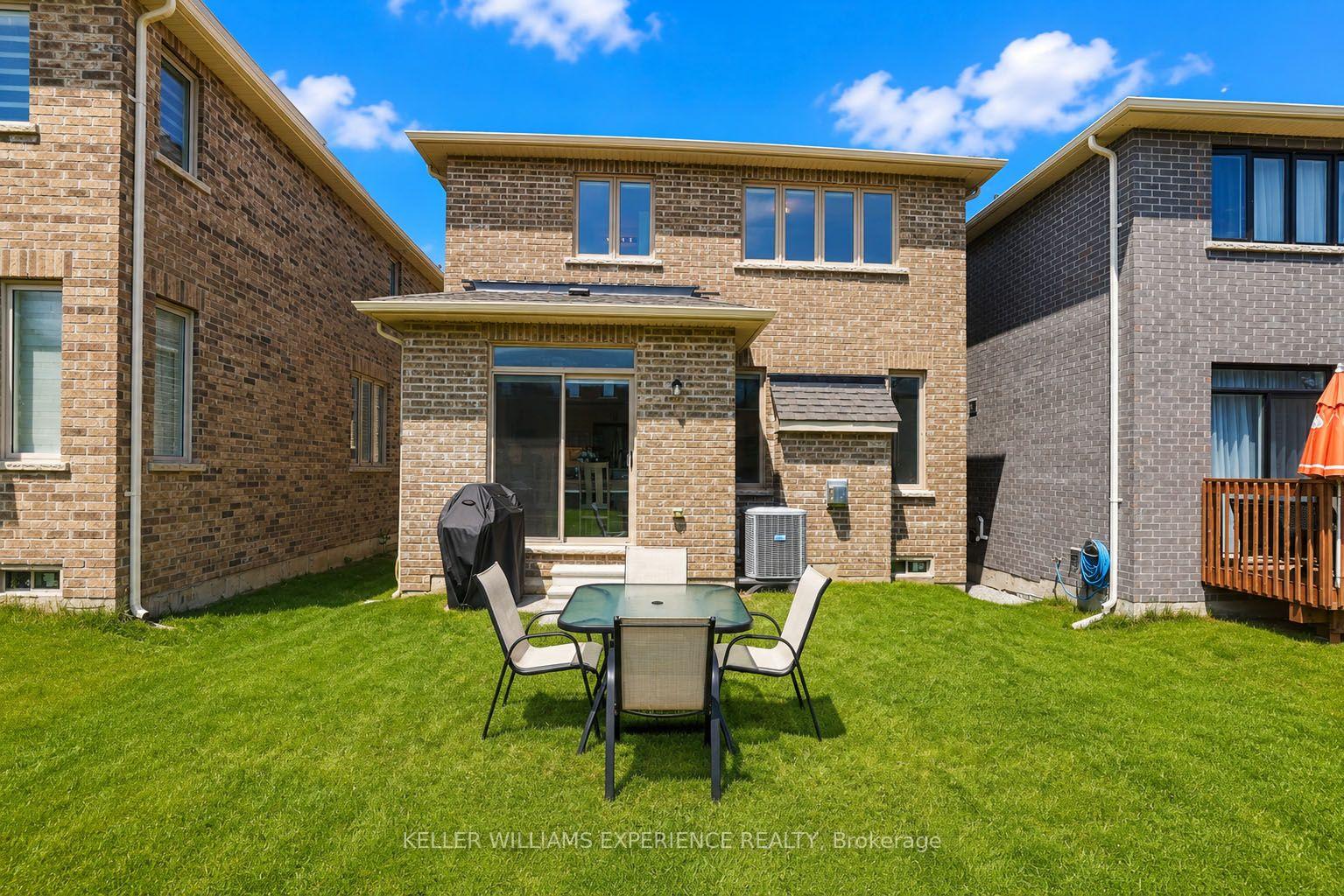Photo 29 of 1329 Davis Loop, Innisfil, Lefroy — HOMEH