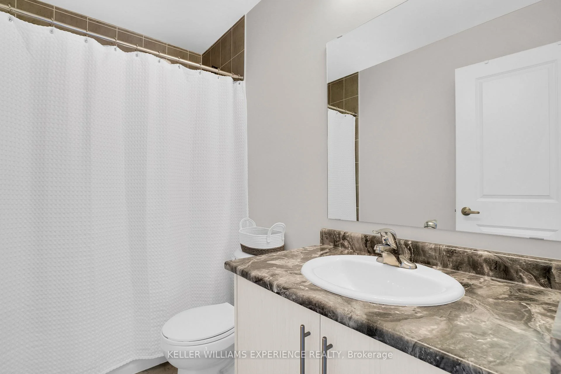 Photo 23 of 1329 Davis Loop, Innisfil, Lefroy — HOMEH