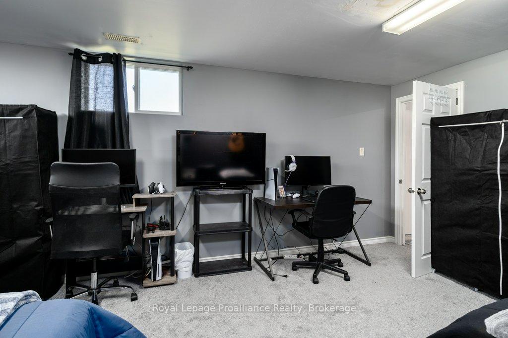 Photo 33 of 1075 Enright Road, Tyendinaga, Tyendinaga Township — HOMEH