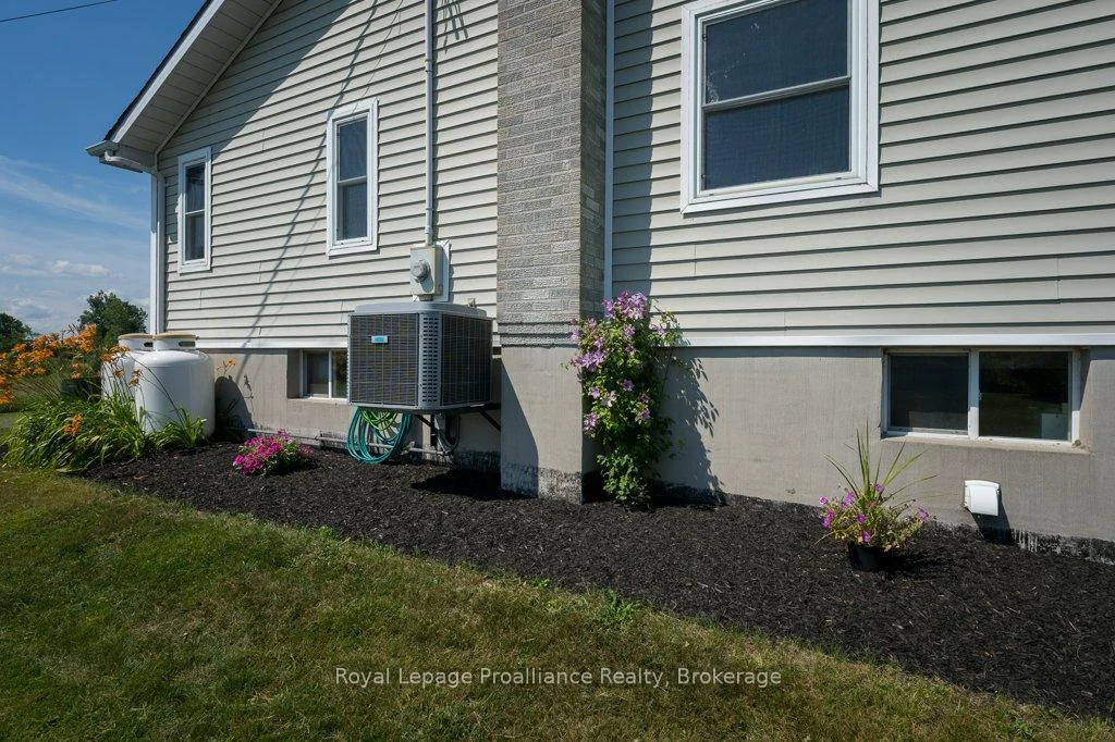 Photo 46 of 1075 Enright Road, Tyendinaga, Tyendinaga Township — HOMEH