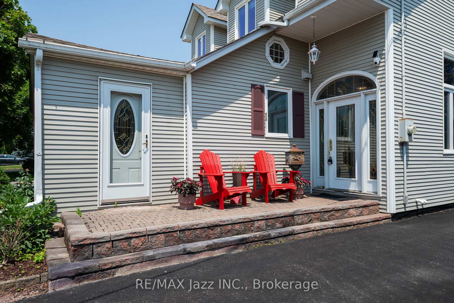 Photo 2 of 917 Byron Street N, Whitby, Williamsburg — HOMEH