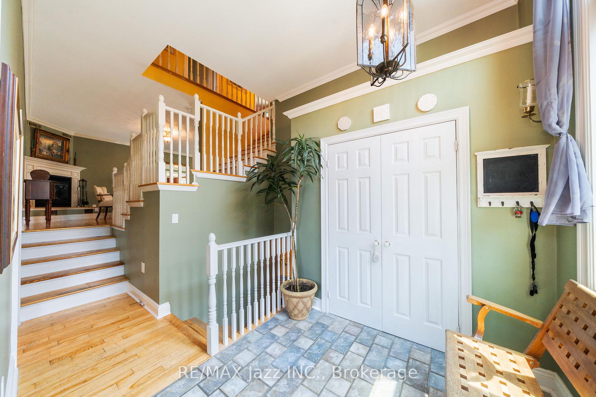 Photo 4 of 917 Byron Street N, Whitby, Williamsburg — HOMEH