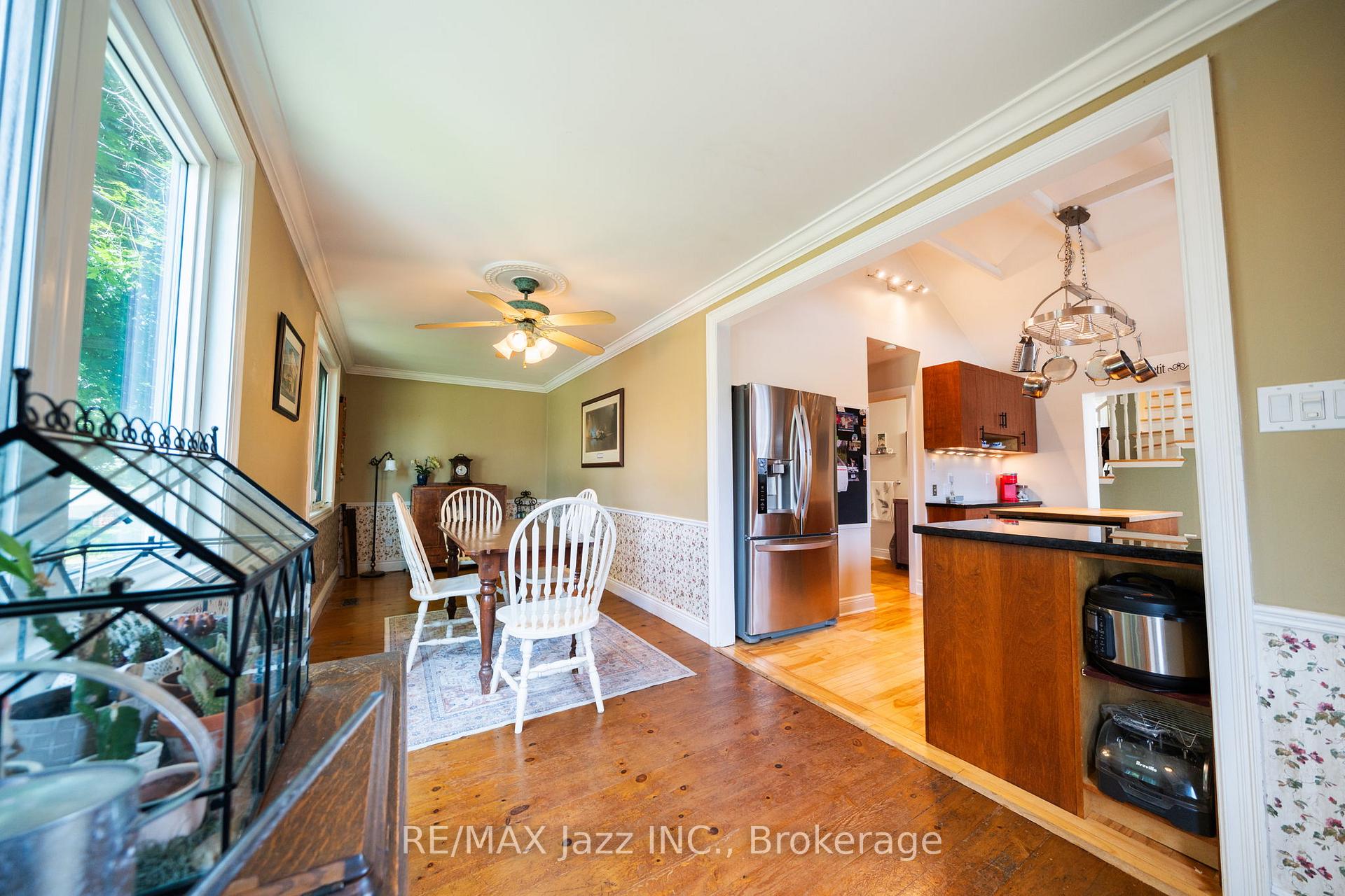 Photo 13 of 917 Byron Street N, Whitby, Williamsburg — HOMEH
