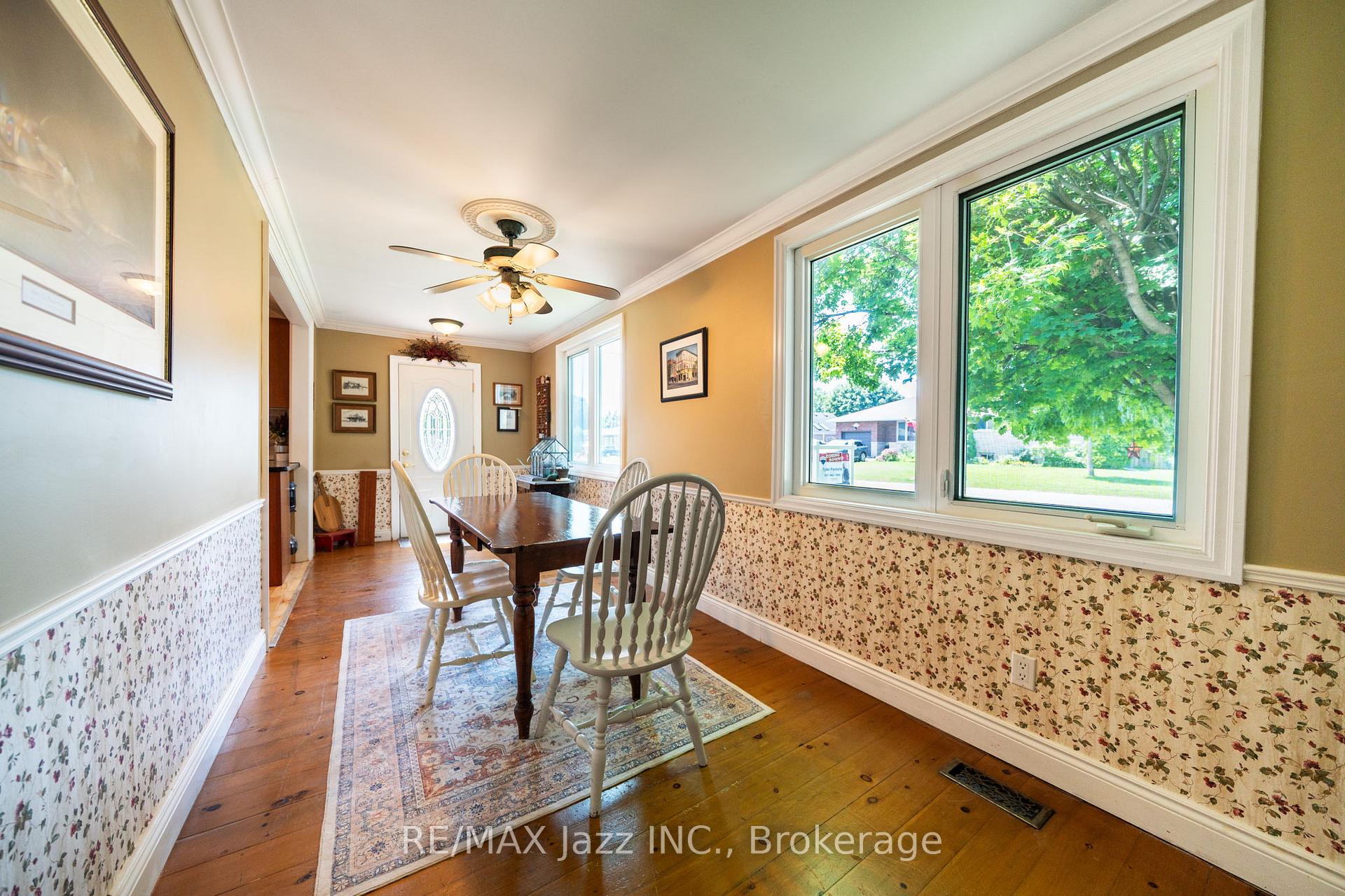 Photo 14 of 917 Byron Street N, Whitby, Williamsburg — HOMEH