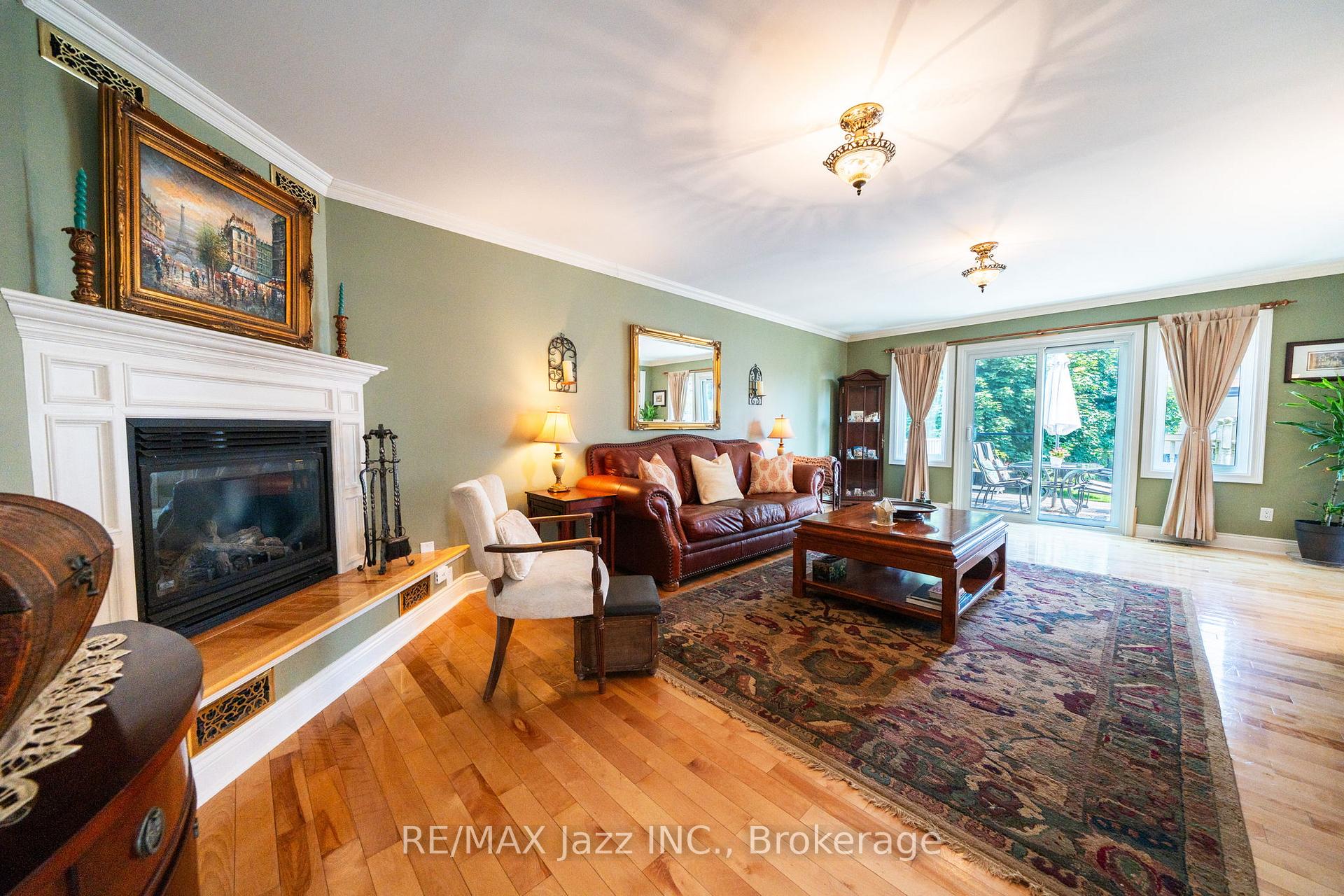 Photo 15 of 917 Byron Street N, Whitby, Williamsburg — HOMEH