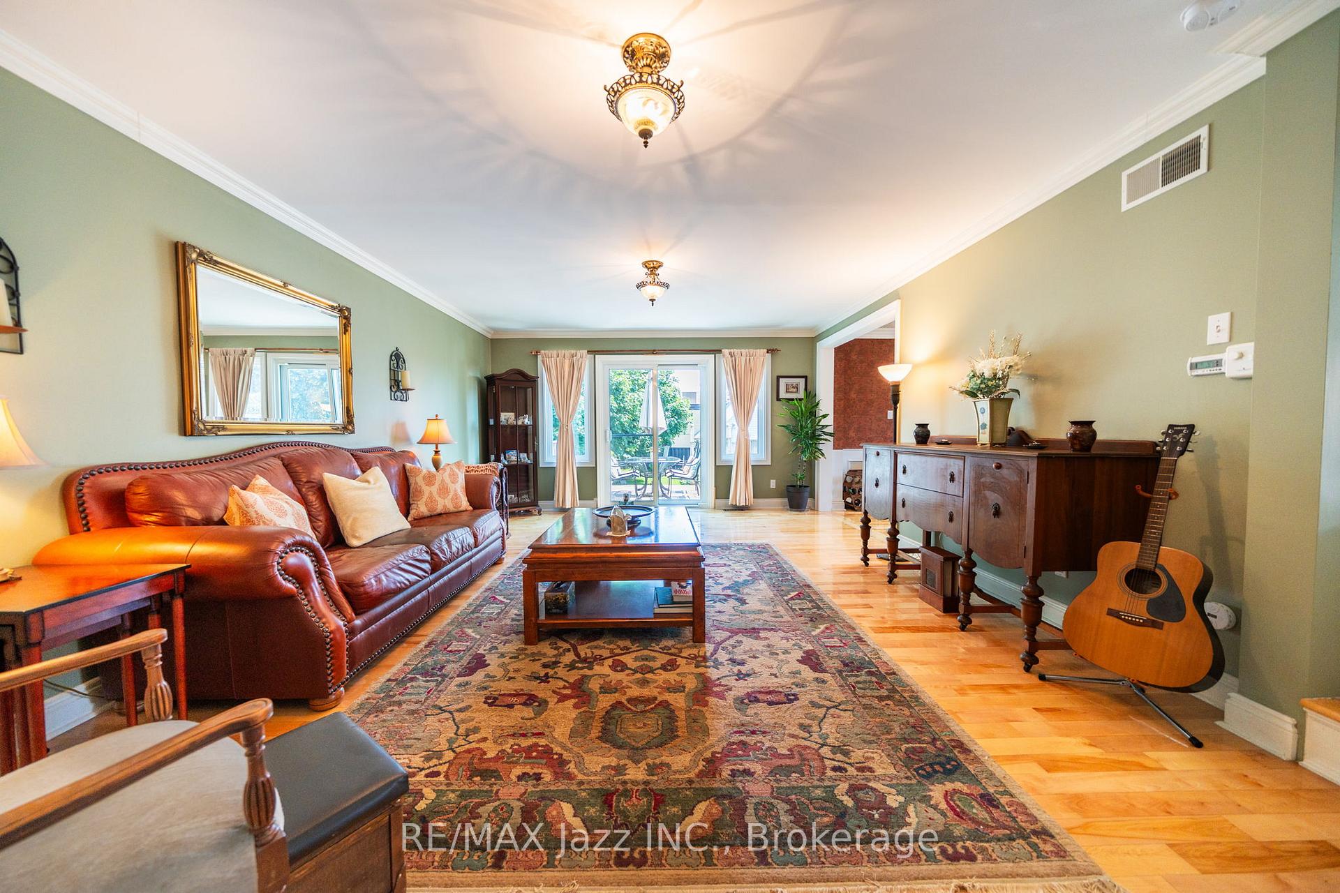 Photo 16 of 917 Byron Street N, Whitby, Williamsburg — HOMEH