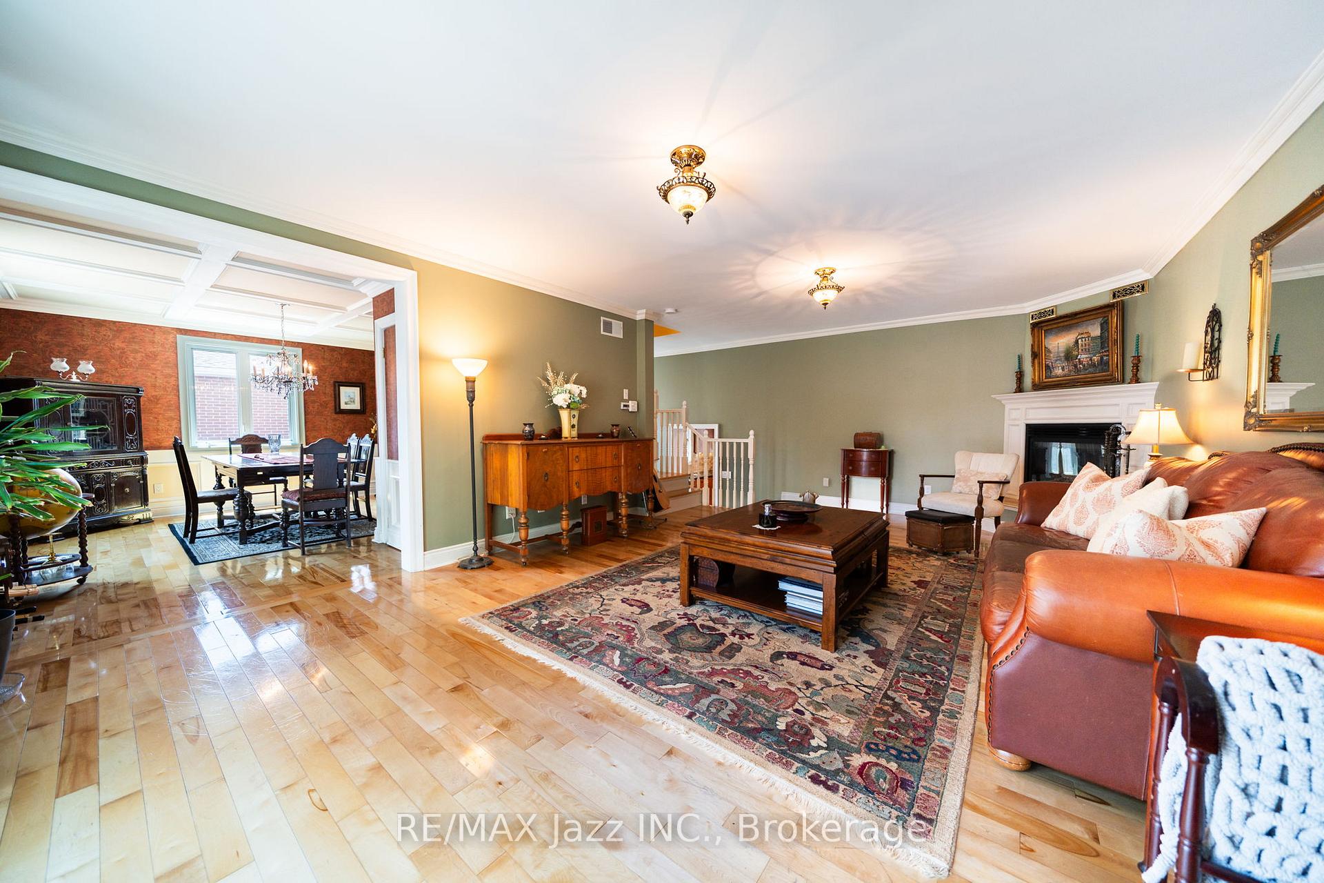 Photo 18 of 917 Byron Street N, Whitby, Williamsburg — HOMEH