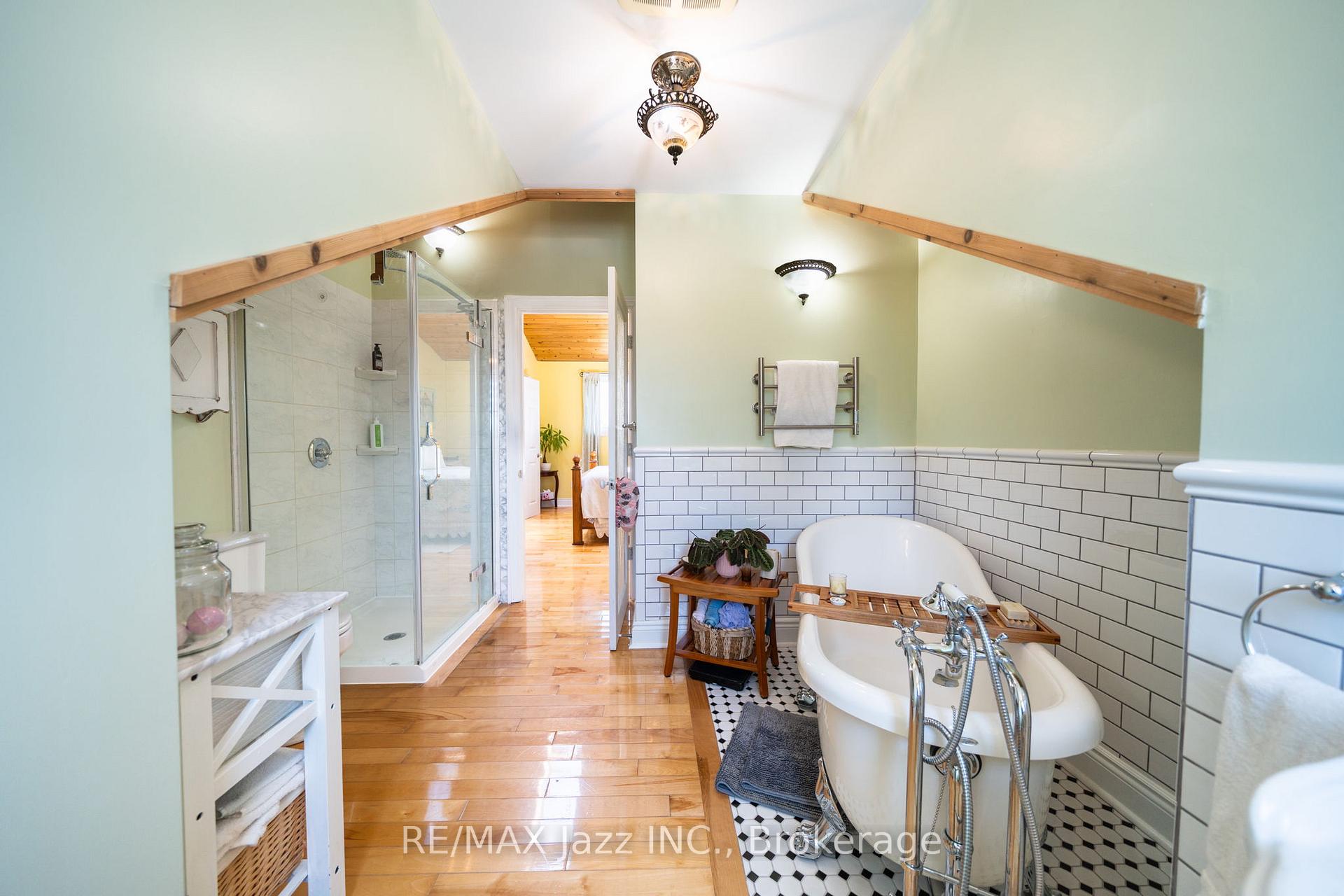 Photo 29 of 917 Byron Street N, Whitby, Williamsburg — HOMEH