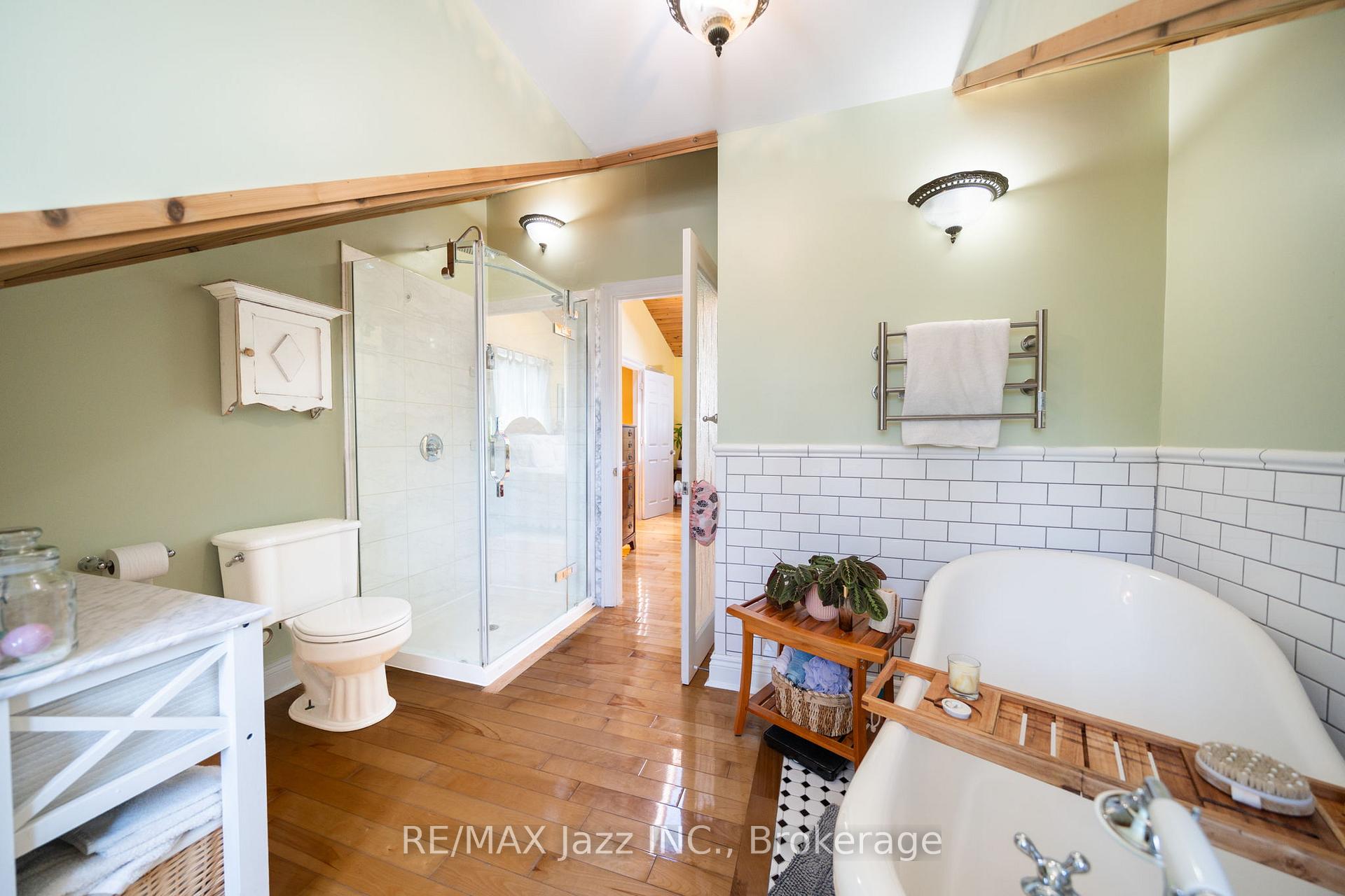 Photo 30 of 917 Byron Street N, Whitby, Williamsburg — HOMEH