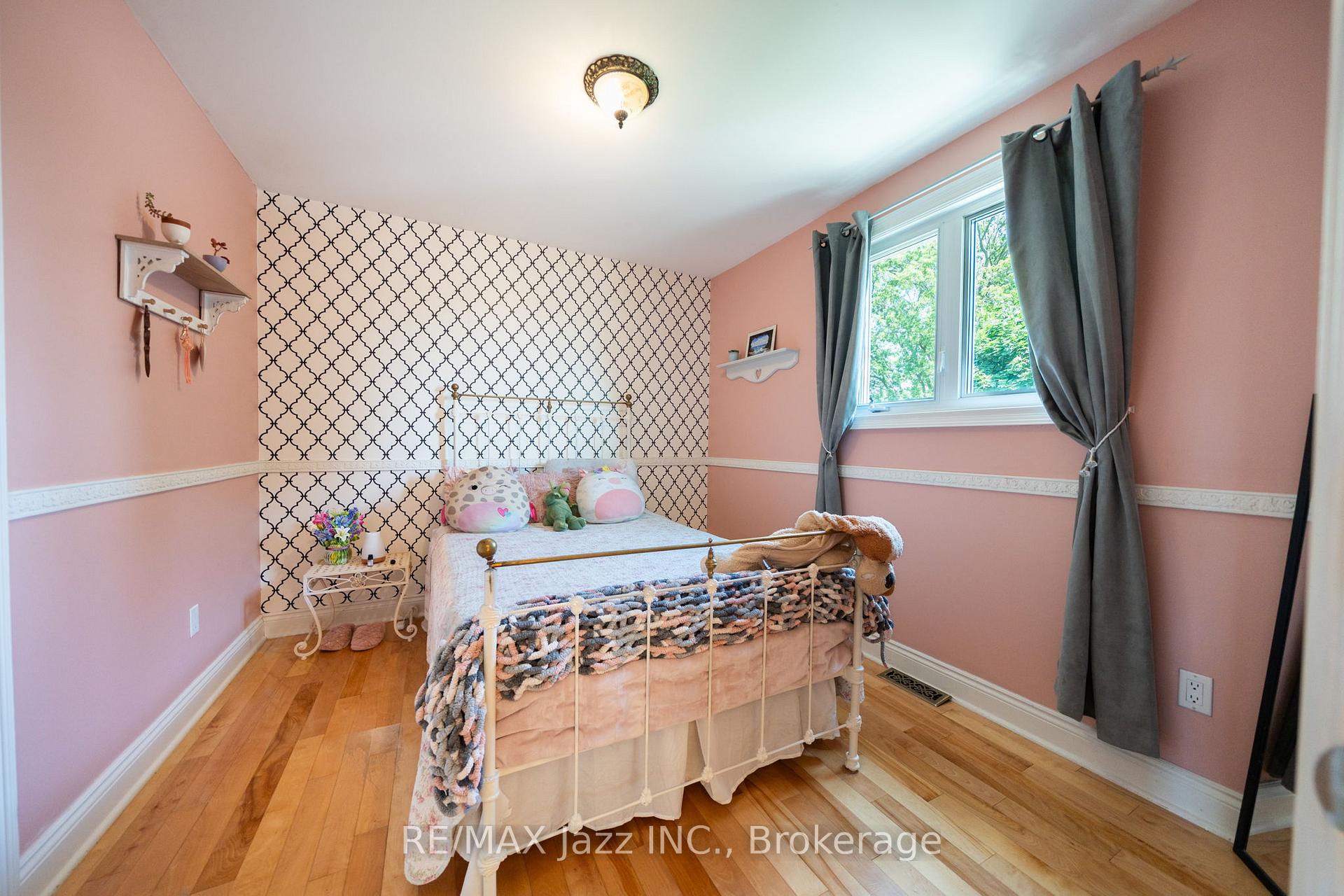 Photo 31 of 917 Byron Street N, Whitby, Williamsburg — HOMEH