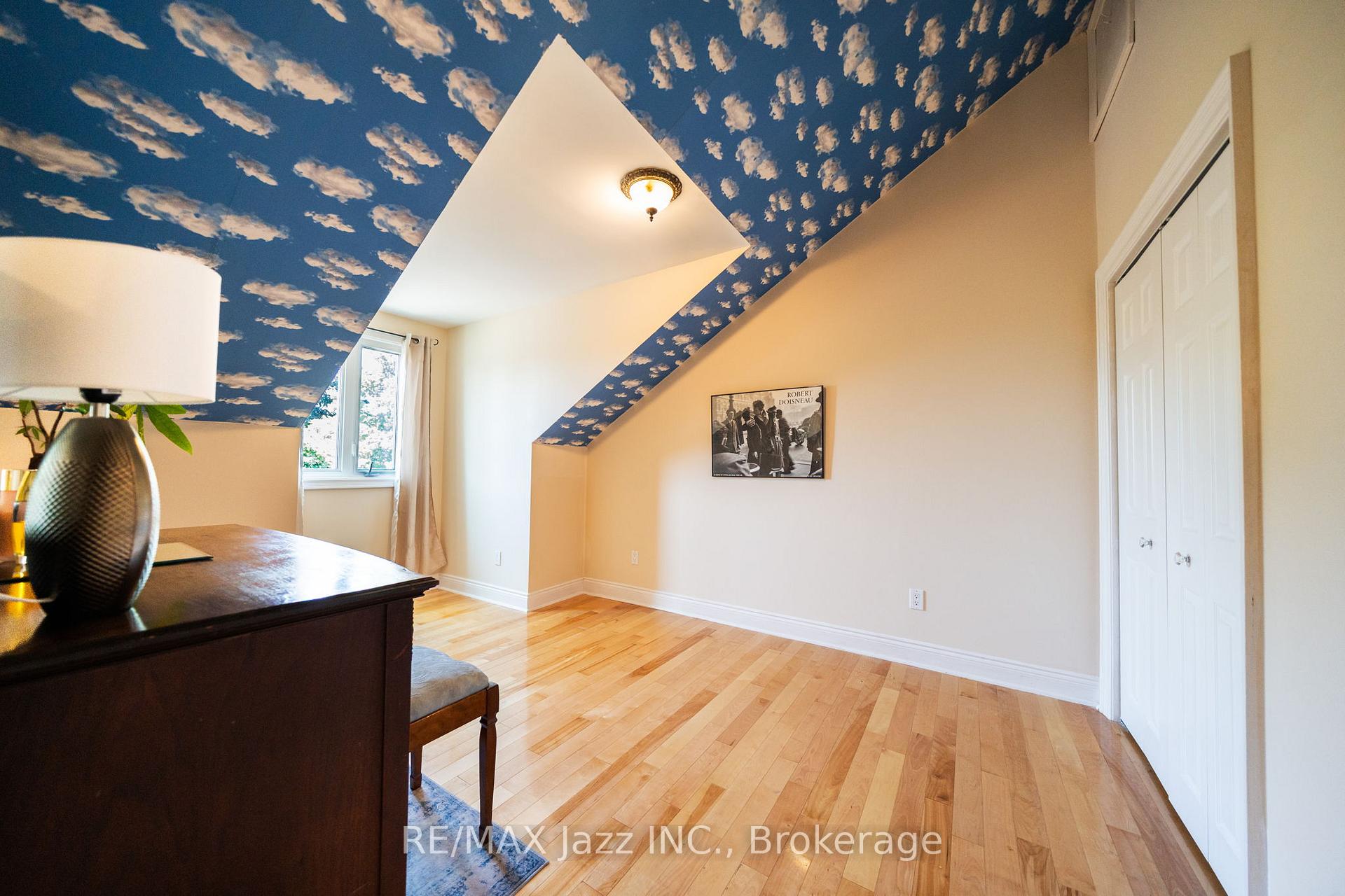 Photo 33 of 917 Byron Street N, Whitby, Williamsburg — HOMEH