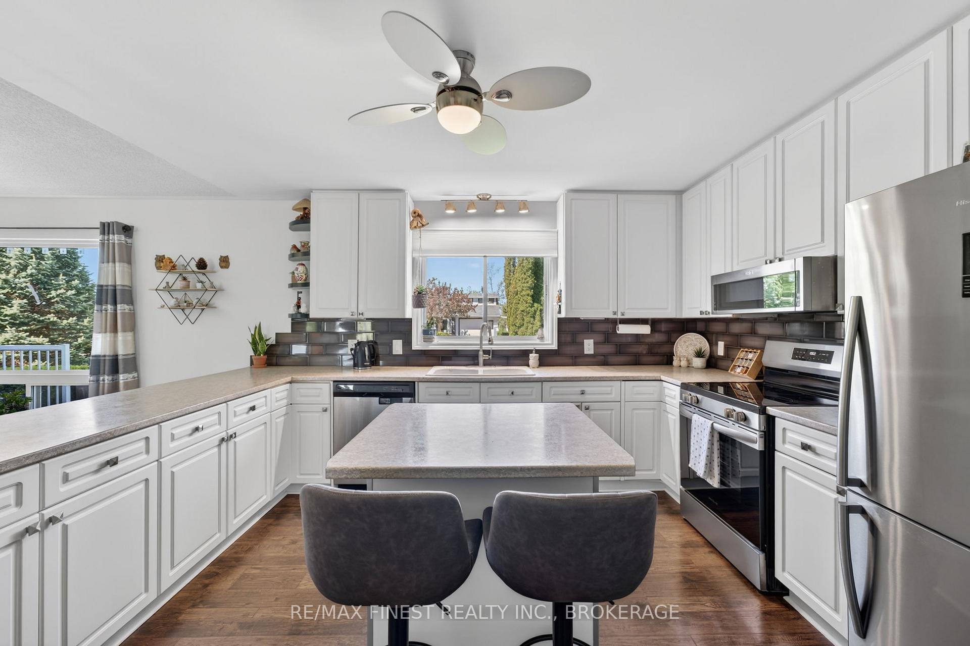 Photo 5 of 3 Mary Avenue, Prince Edward County, Wellington Ward — HOMEH