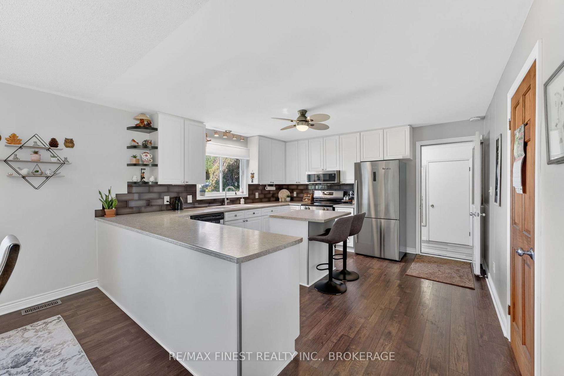 Photo 10 of 3 Mary Avenue, Prince Edward County, Wellington Ward — HOMEH