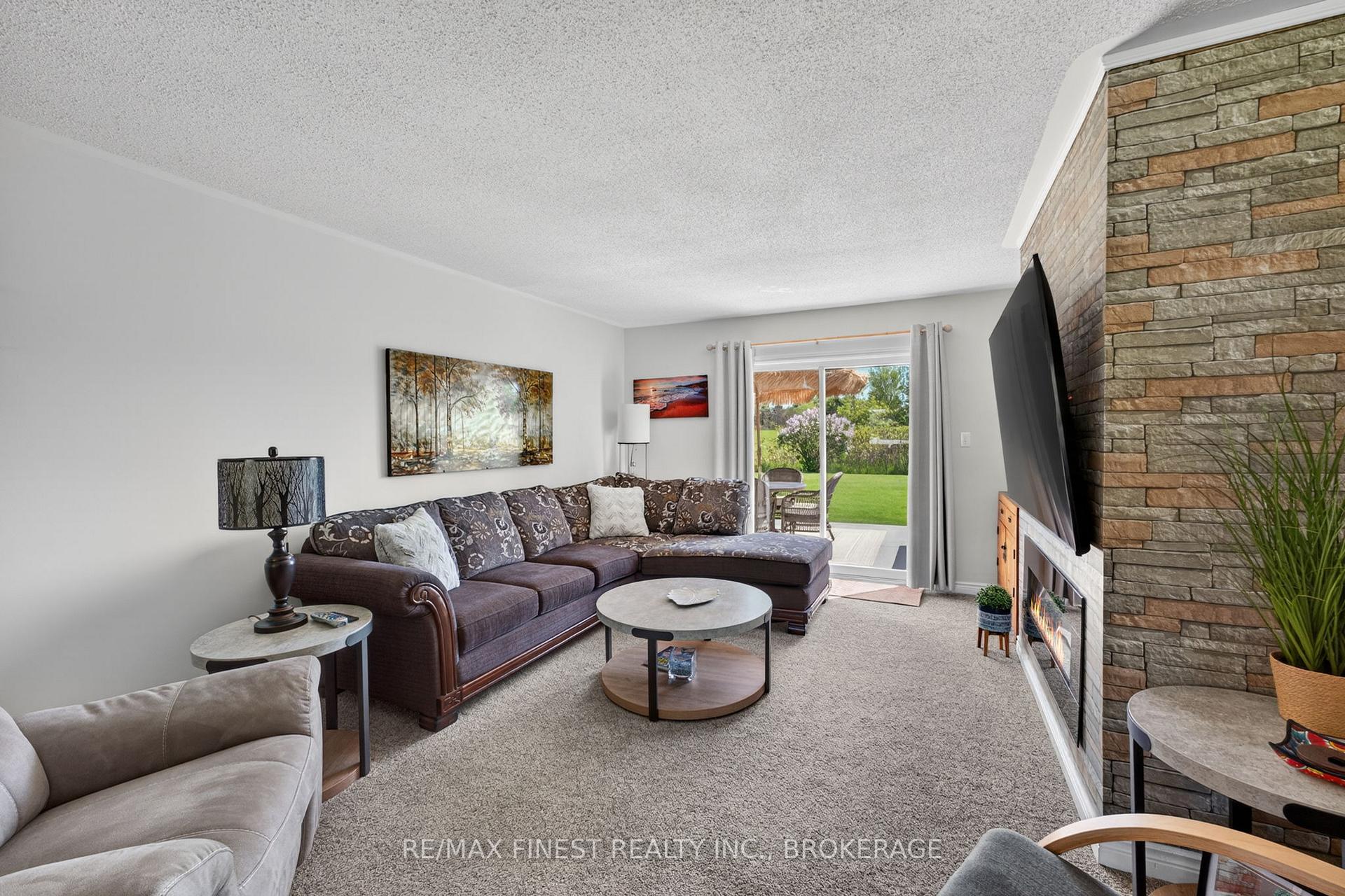 Photo 11 of 3 Mary Avenue, Prince Edward County, Wellington Ward — HOMEH