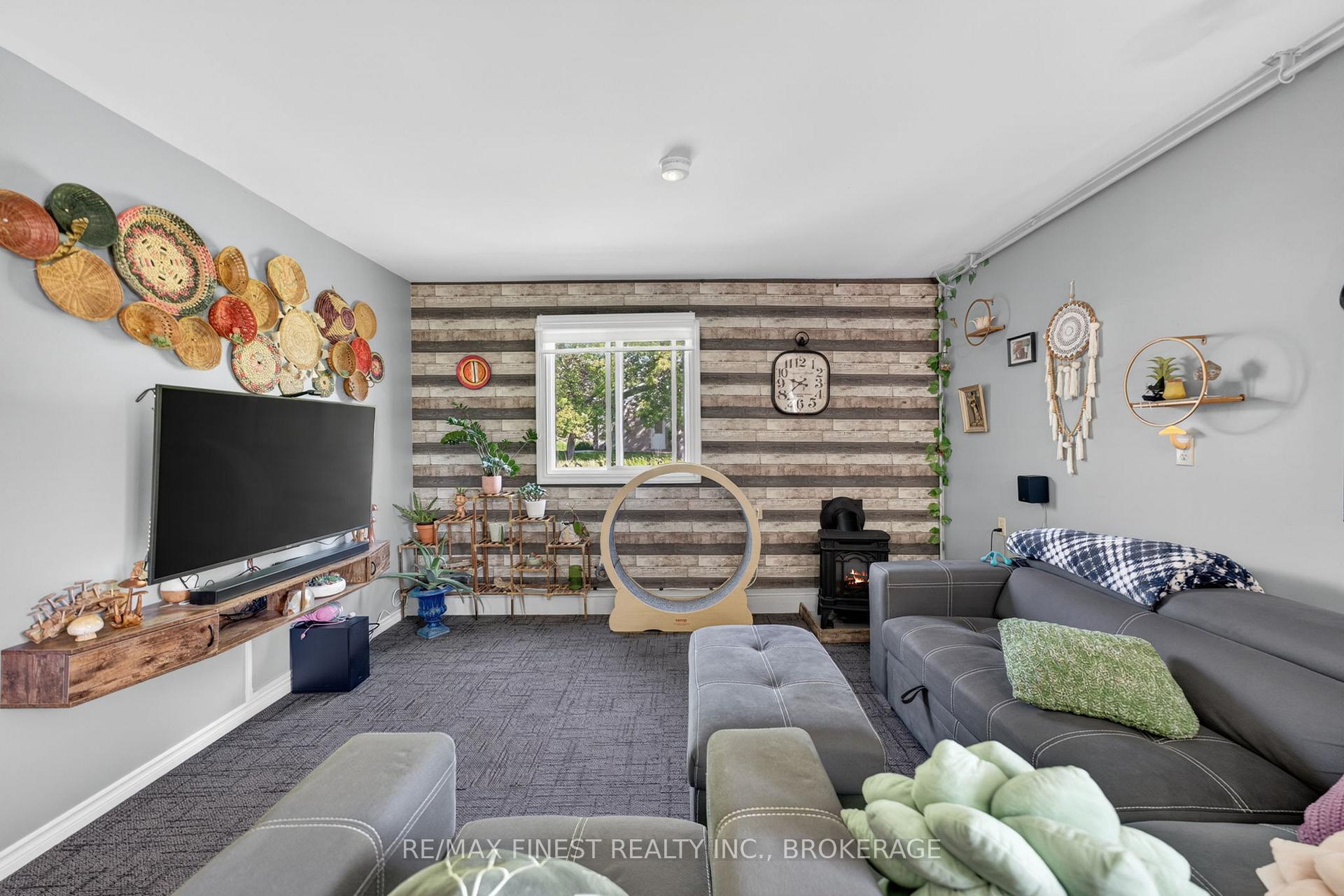 Photo 25 of 3 Mary Avenue, Prince Edward County, Wellington Ward — HOMEH