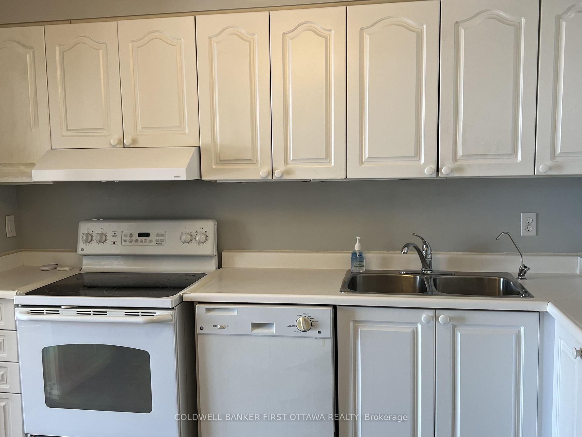 Photo 12 of Unit 307, 2759 Carousel Crescent, Ottawa, Emerald Woods/Sawmill Creek — HOMEH