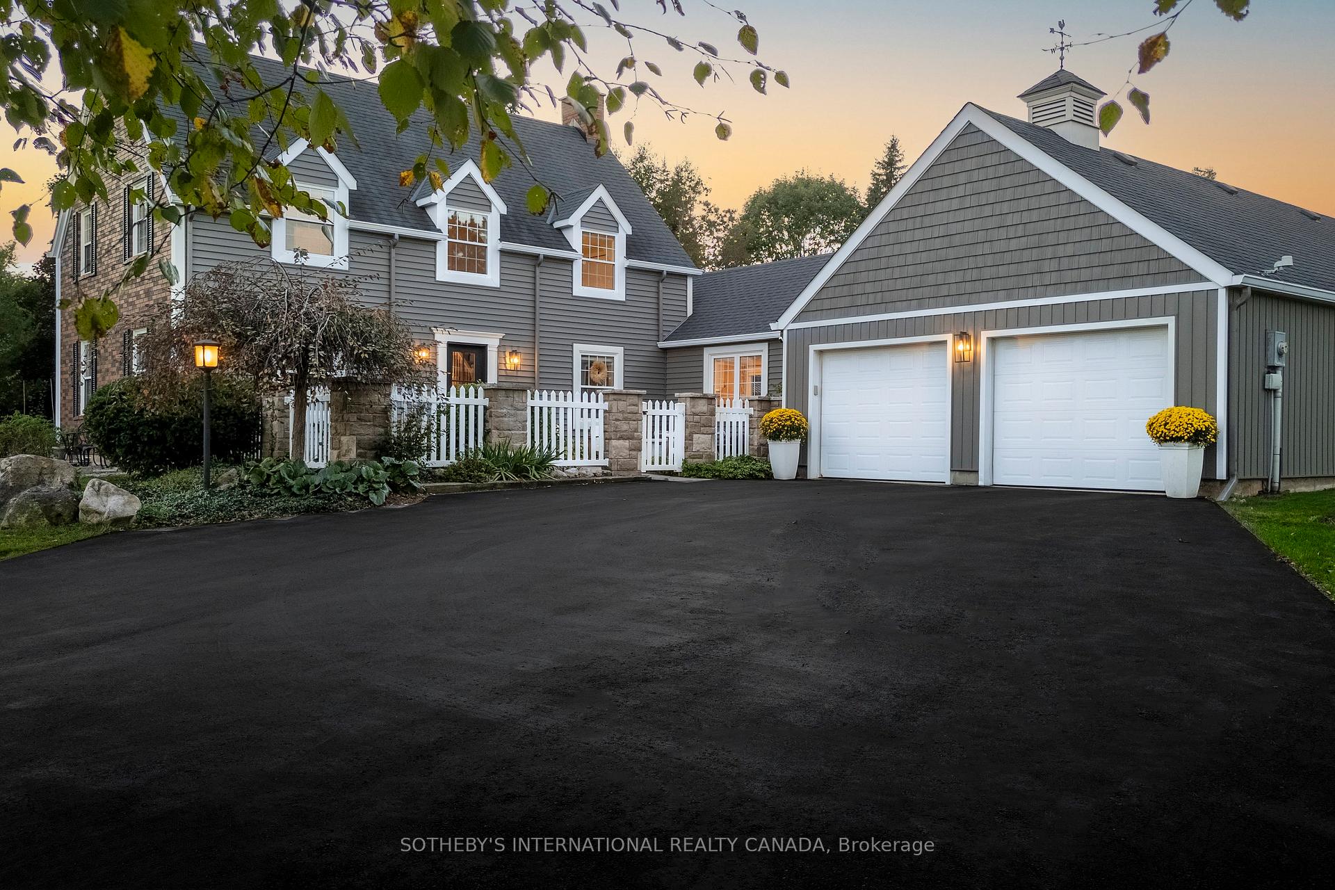 Photo 3 of 331 Wheelihan Way, Milton, Campbellville — HOMEH