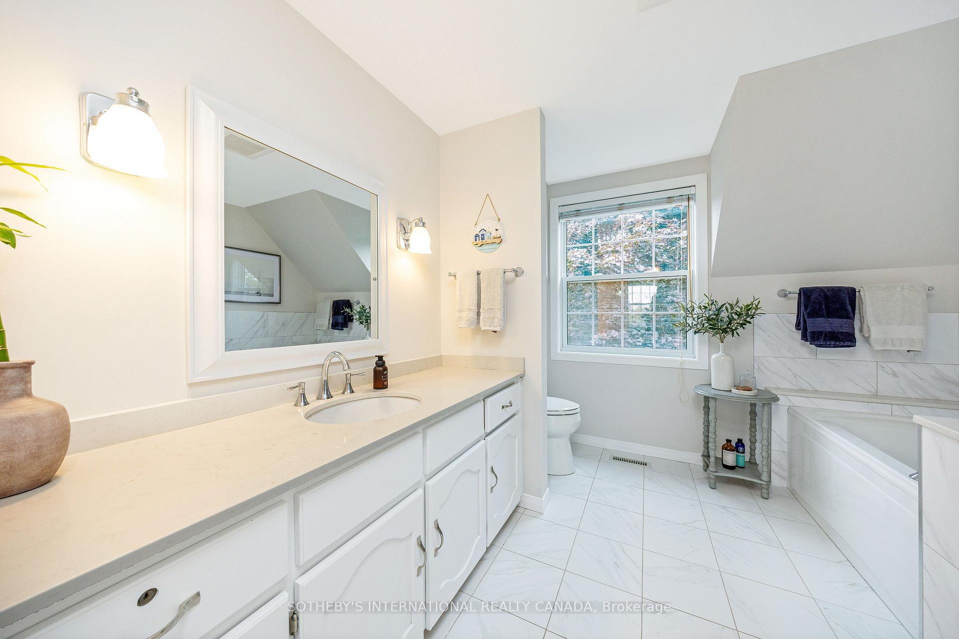 Photo 40 of 331 Wheelihan Way, Milton, Campbellville — HOMEH
