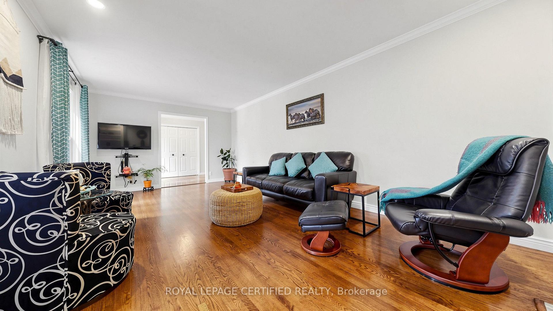 Photo 10 of 438 Lexington Road, Waterloo, Lexington — HOMEH