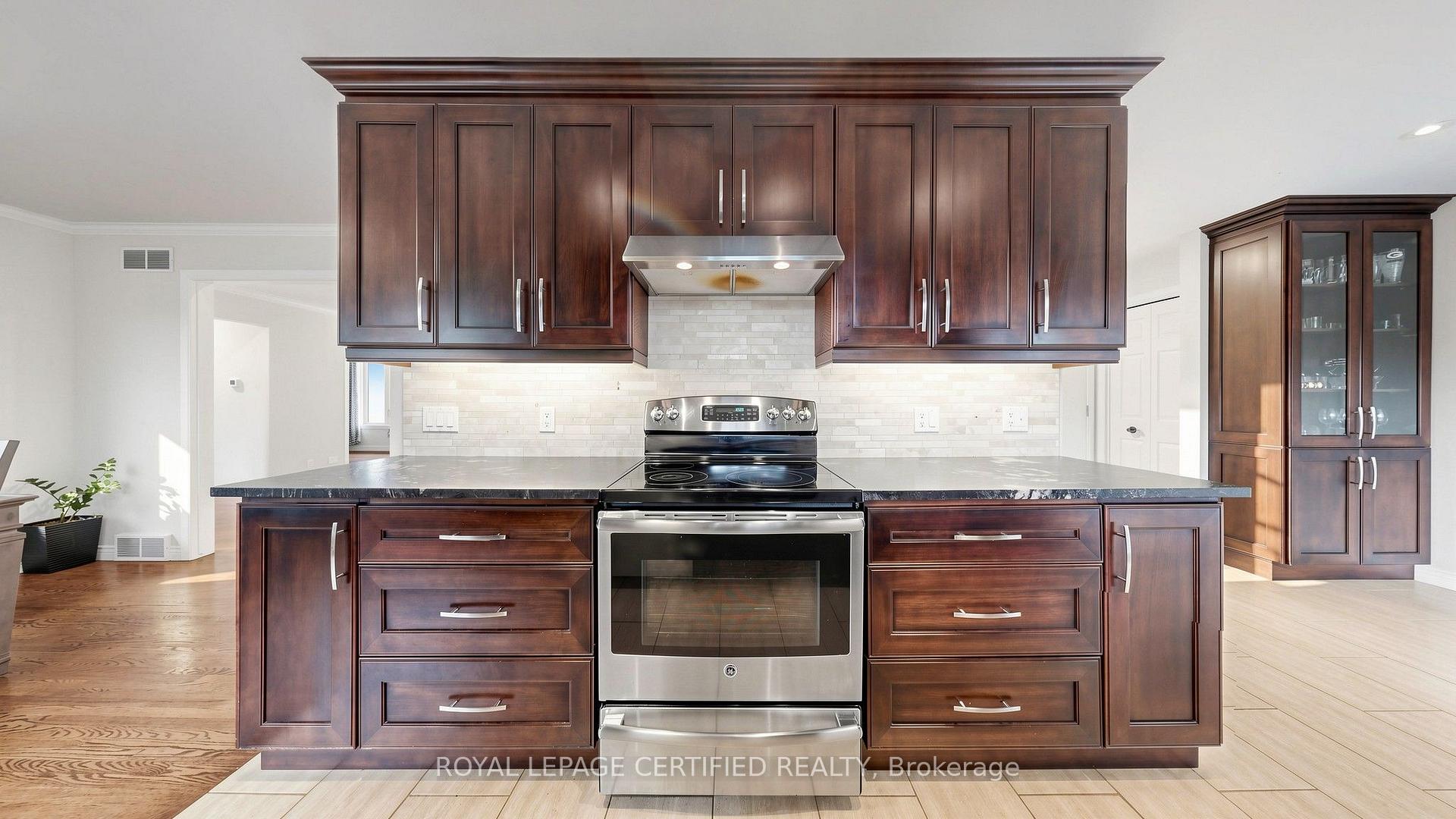 Photo 15 of 438 Lexington Road, Waterloo, Lexington — HOMEH