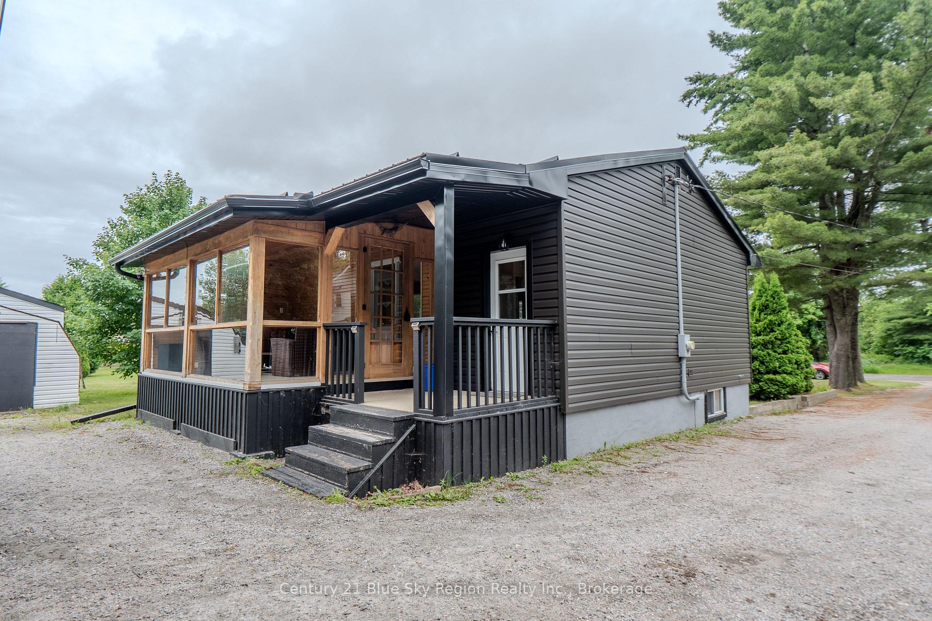 Photo 3 of 144 Collins Drive, North Bay, Airport — HOMEH