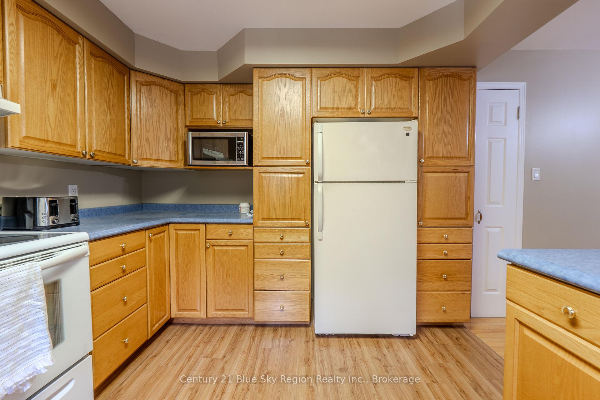 Photo 4 of 144 Collins Drive, North Bay, Airport — HOMEH