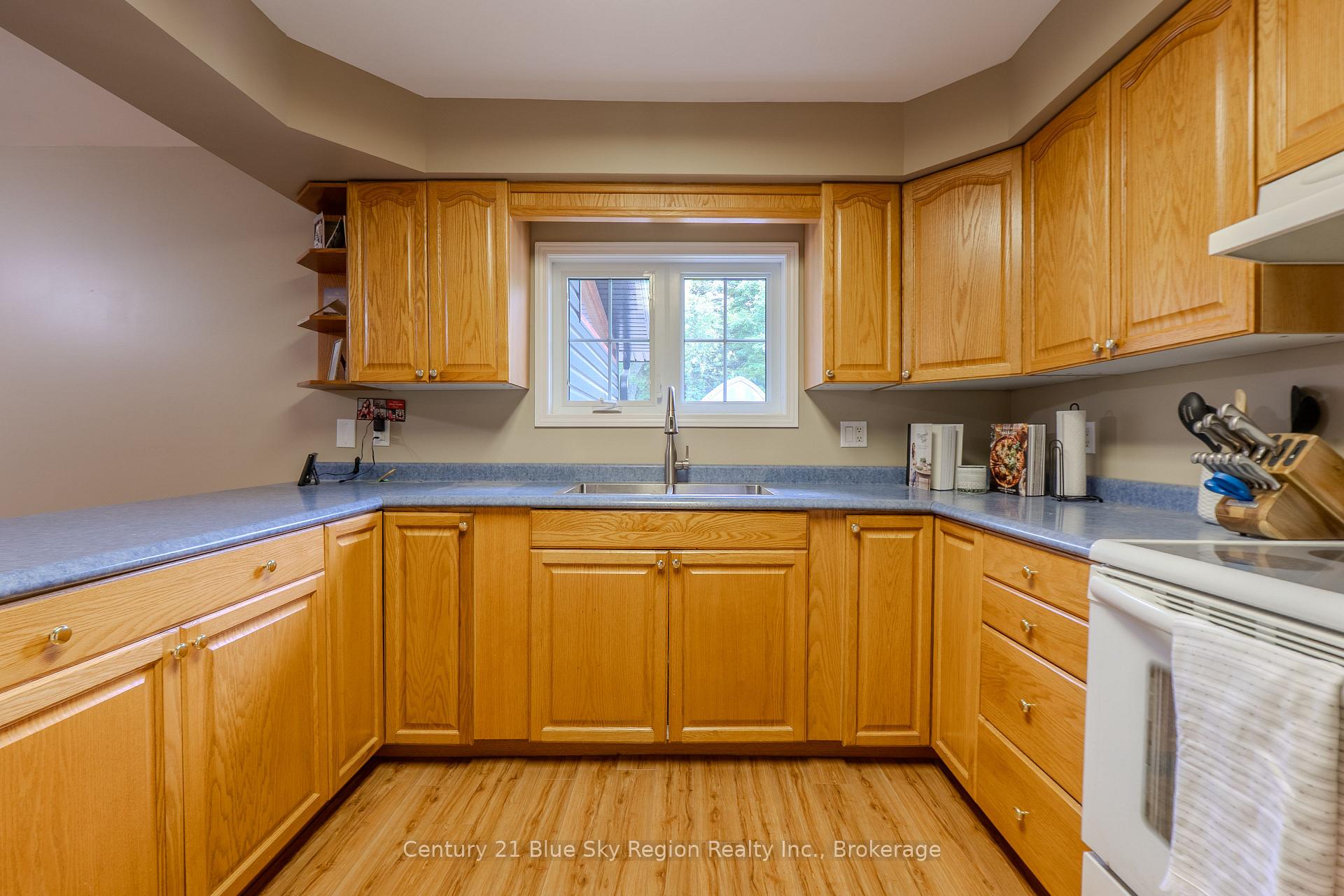 Photo 11 of 144 Collins Drive, North Bay, Airport — HOMEH