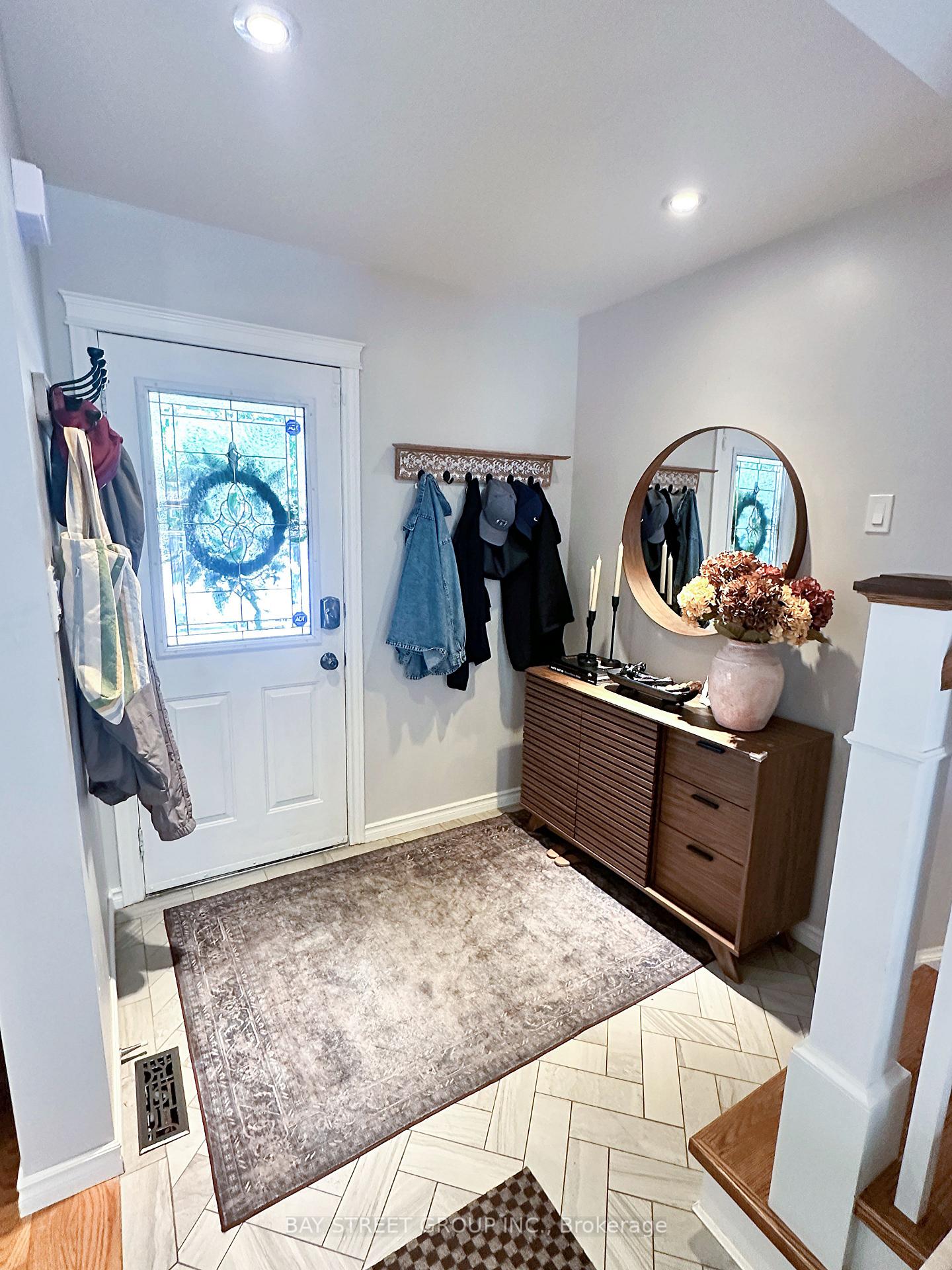 Photo 3 of 1559 Parish Lane, Oakville, Glen Abbey — HOMEH