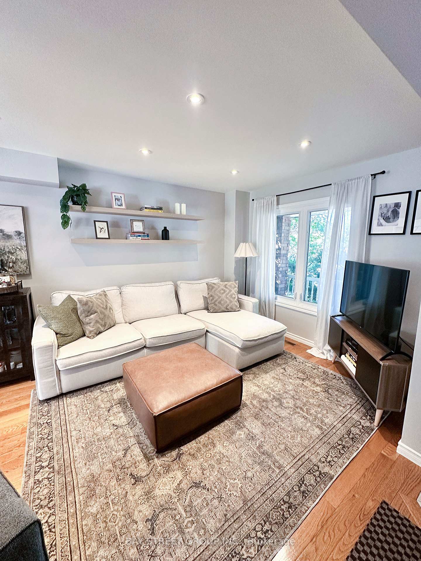 Photo 7 of 1559 Parish Lane, Oakville, Glen Abbey — HOMEH