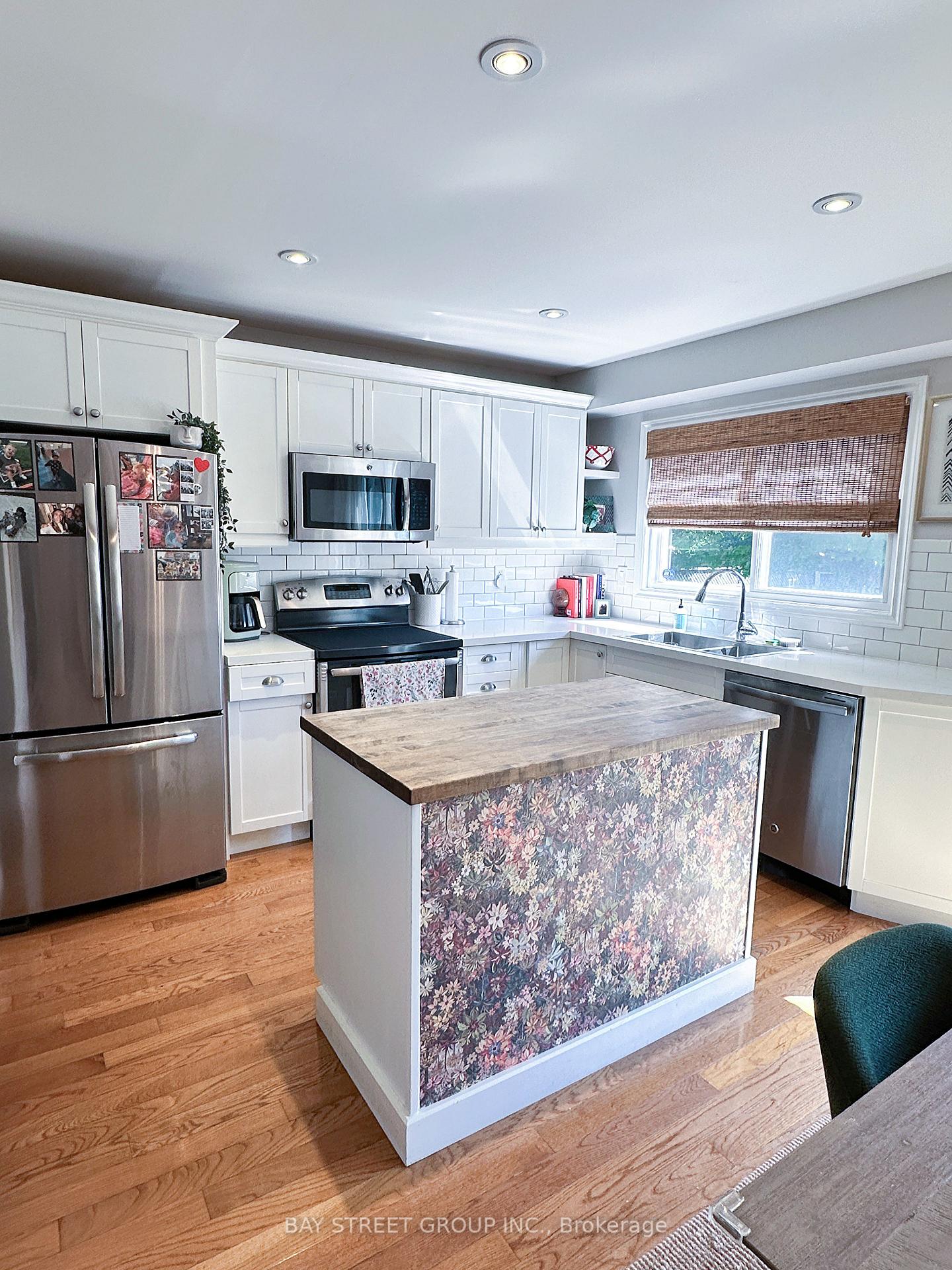 Photo 9 of 1559 Parish Lane, Oakville, Glen Abbey — HOMEH