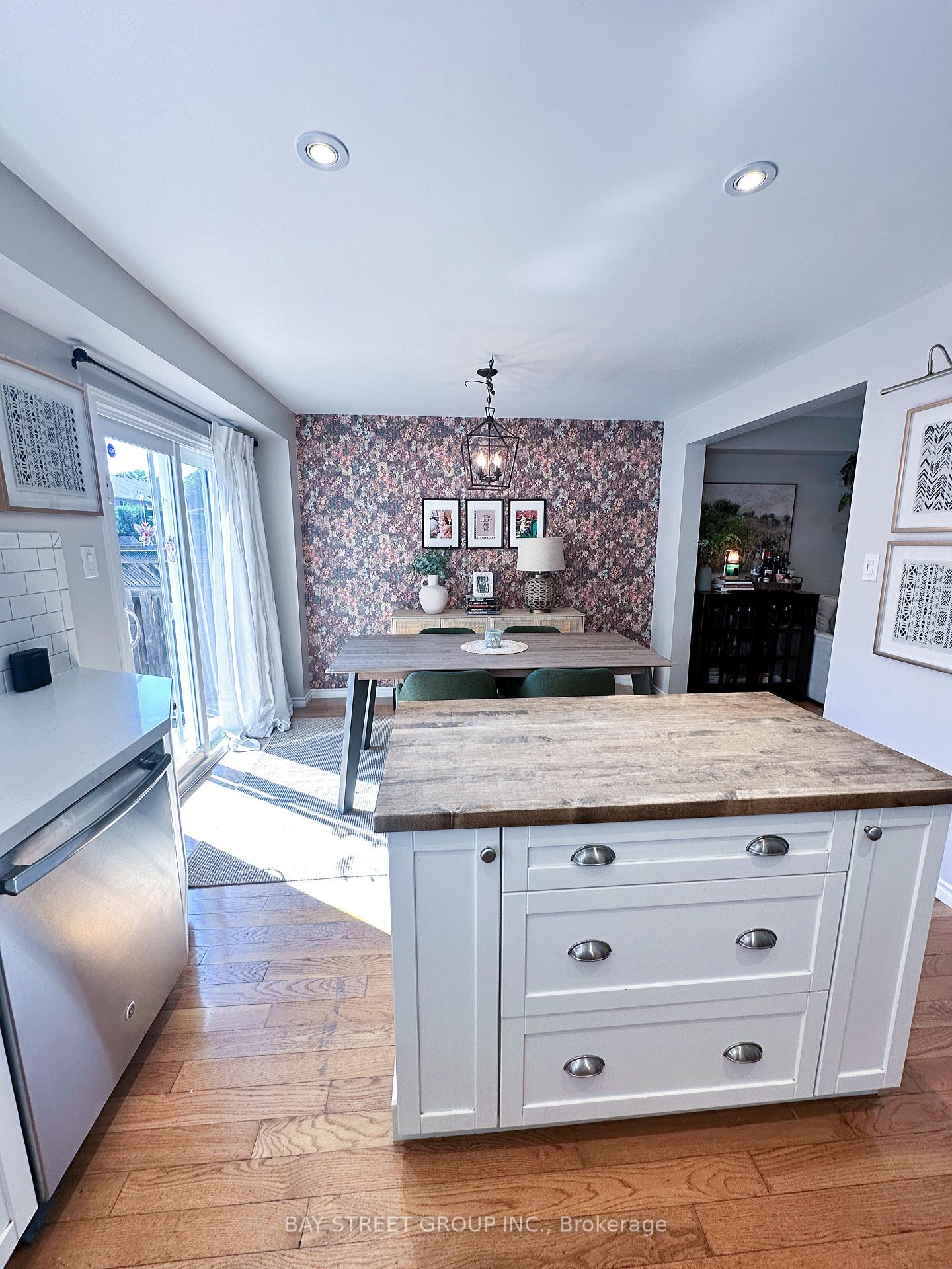 Photo 11 of 1559 Parish Lane, Oakville, Glen Abbey — HOMEH