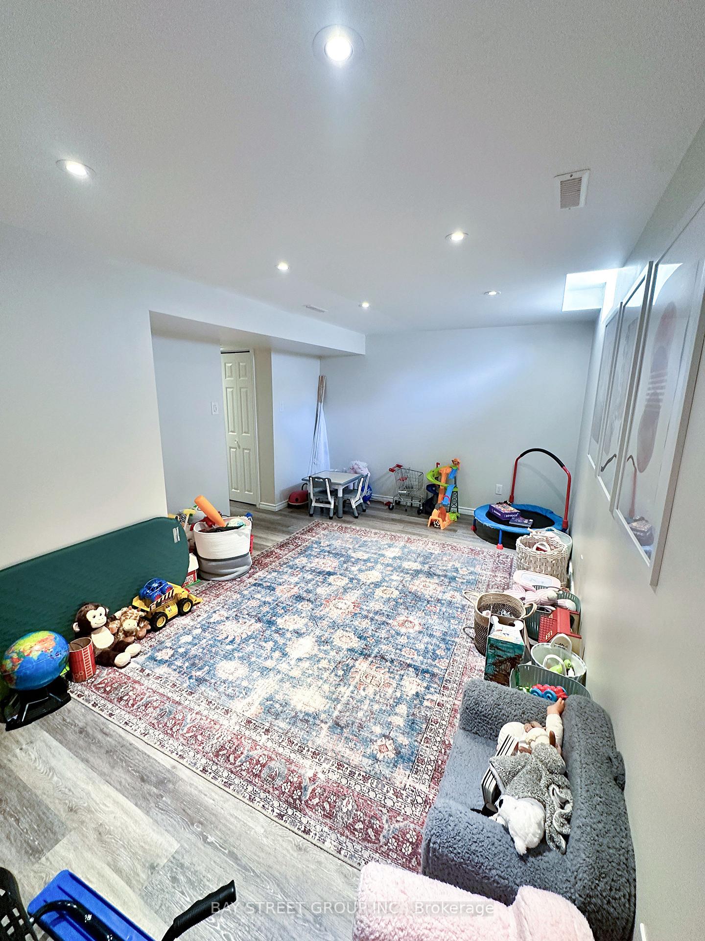 Photo 25 of 1559 Parish Lane, Oakville, Glen Abbey — HOMEH