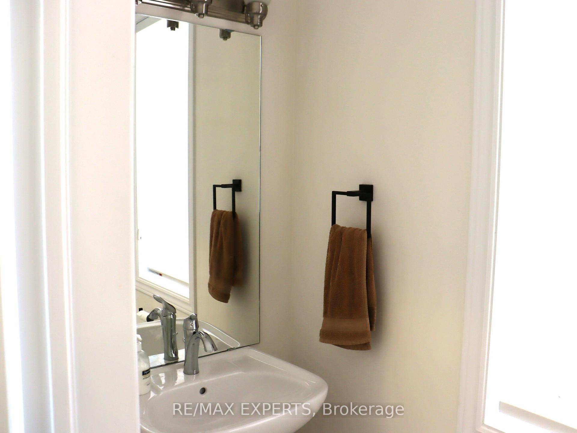 Photo 5 of 2265 Grainger Loop, Innisfil, Rural Innisfil — HOMEH