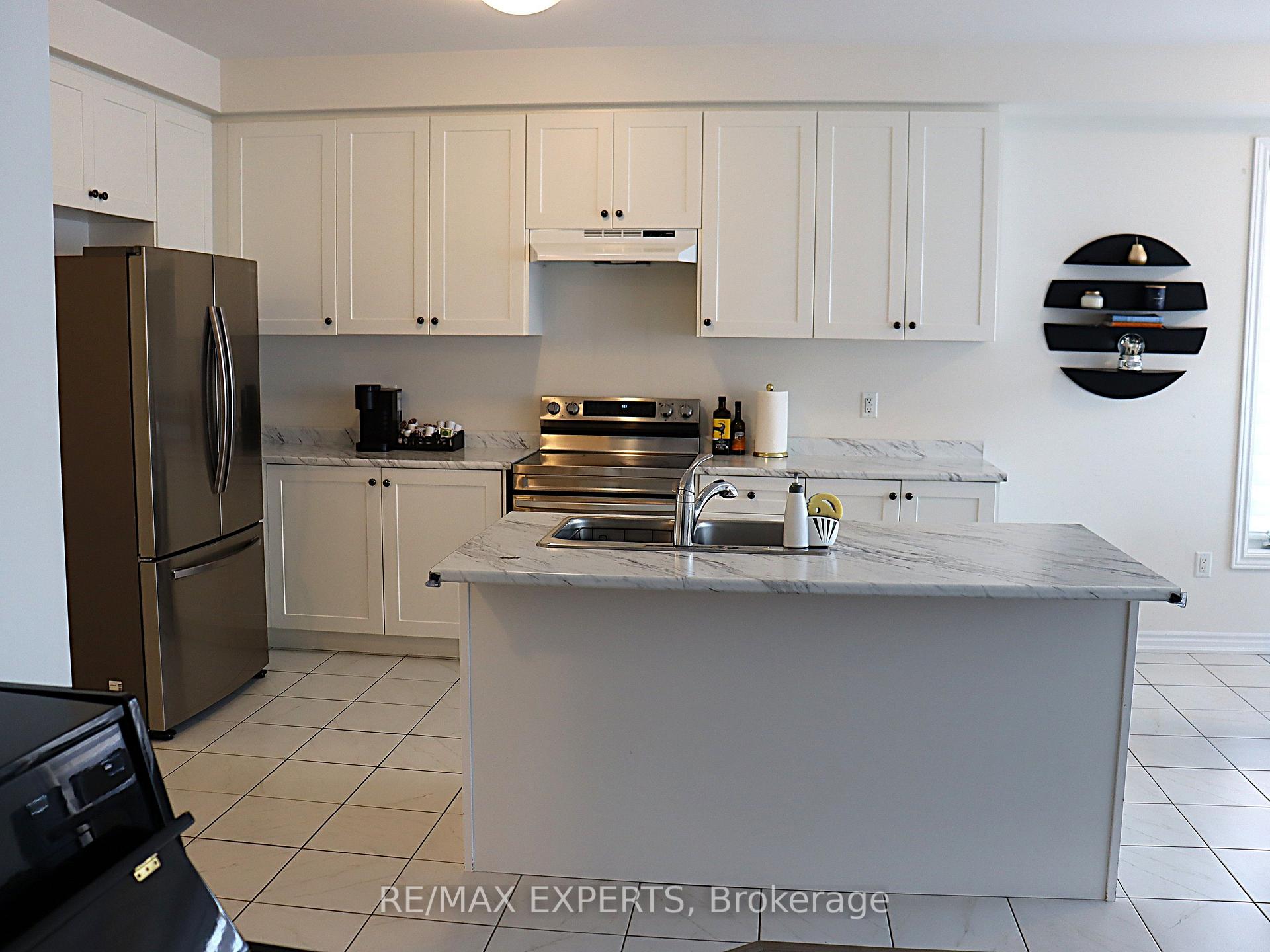 Photo 7 of 2265 Grainger Loop, Innisfil, Rural Innisfil — HOMEH