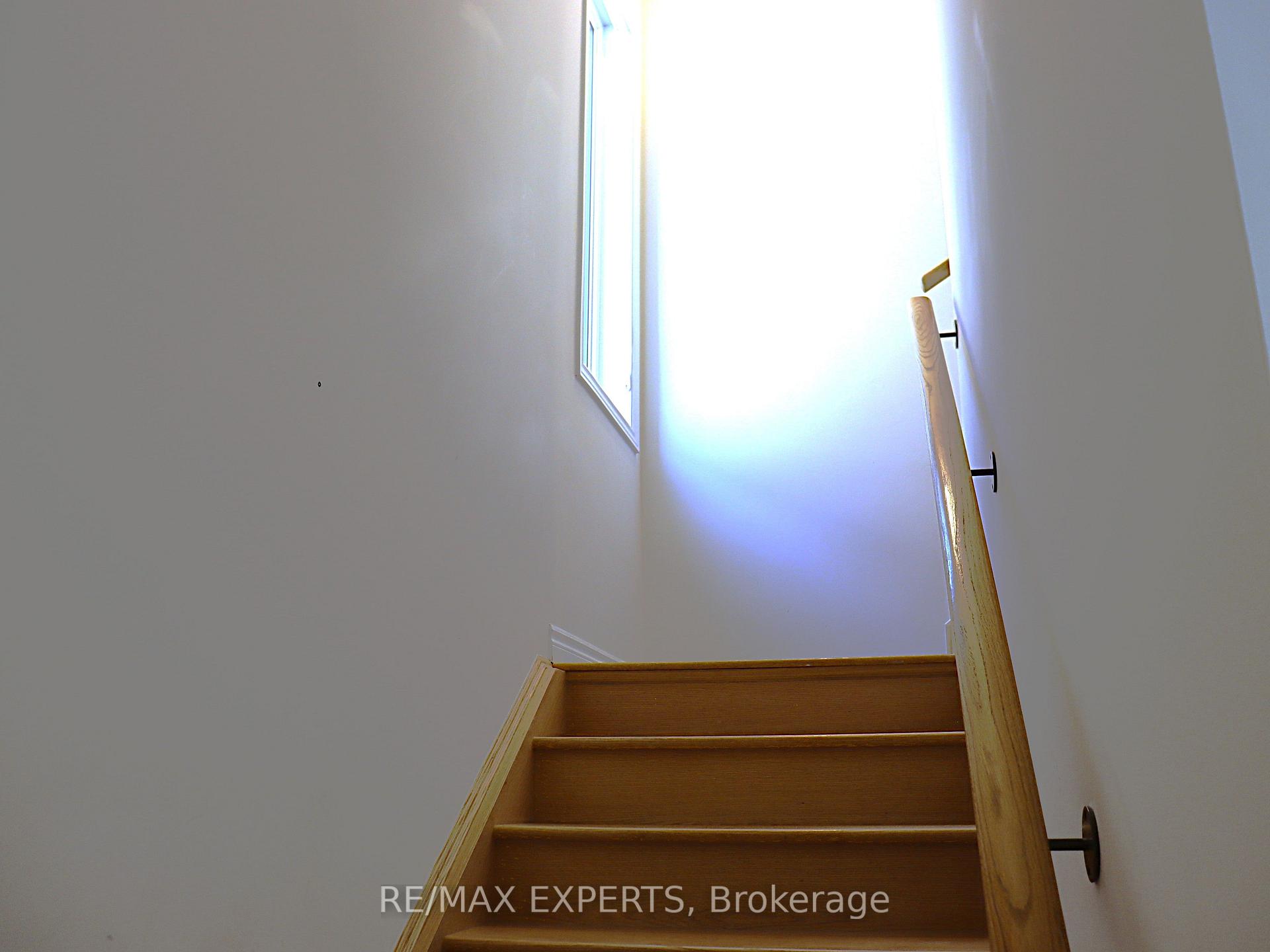 Photo 16 of 2265 Grainger Loop, Innisfil, Rural Innisfil — HOMEH